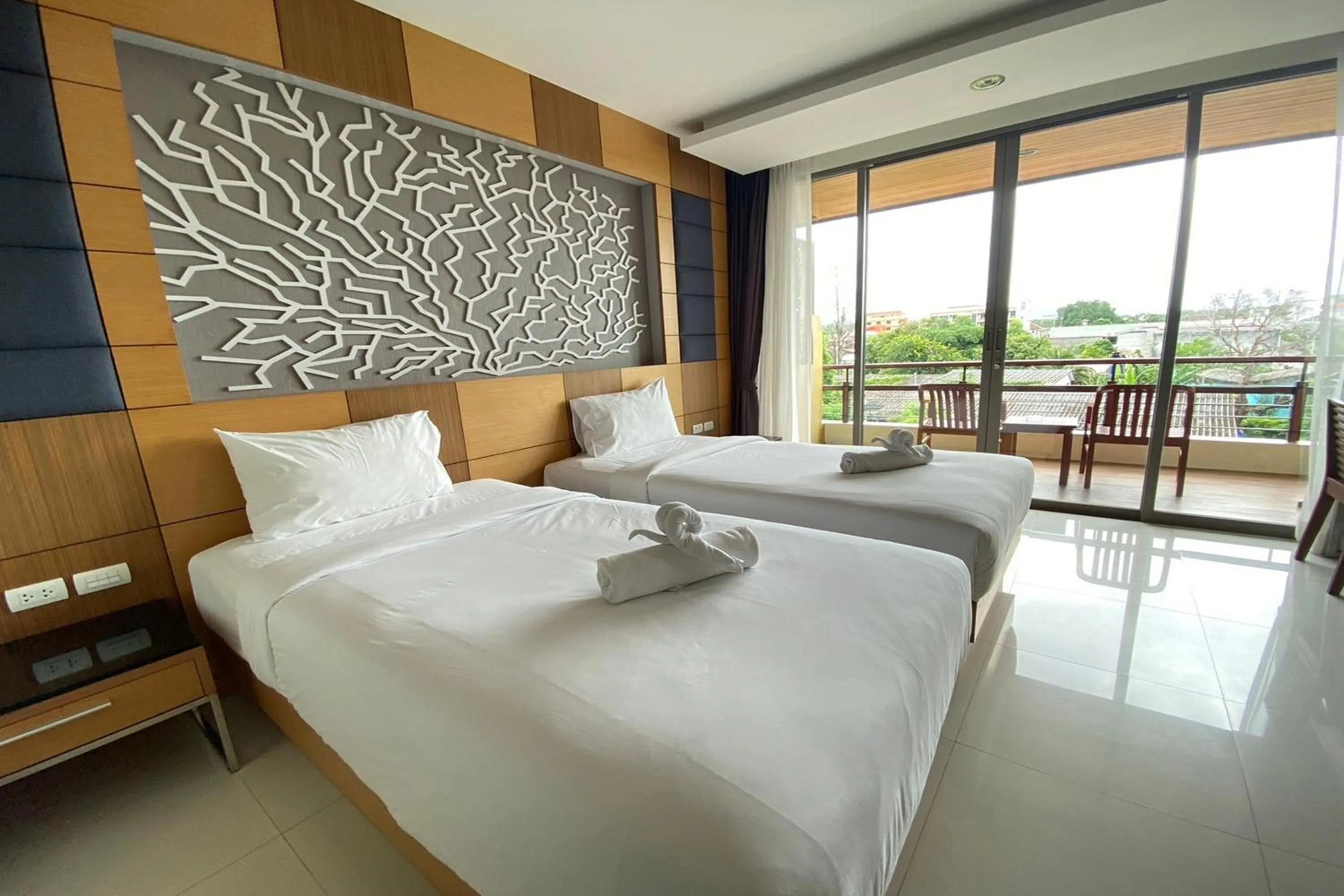 Bedroom, Bed in Aqua Resort Phuket - Near Beach and Chalong Pier