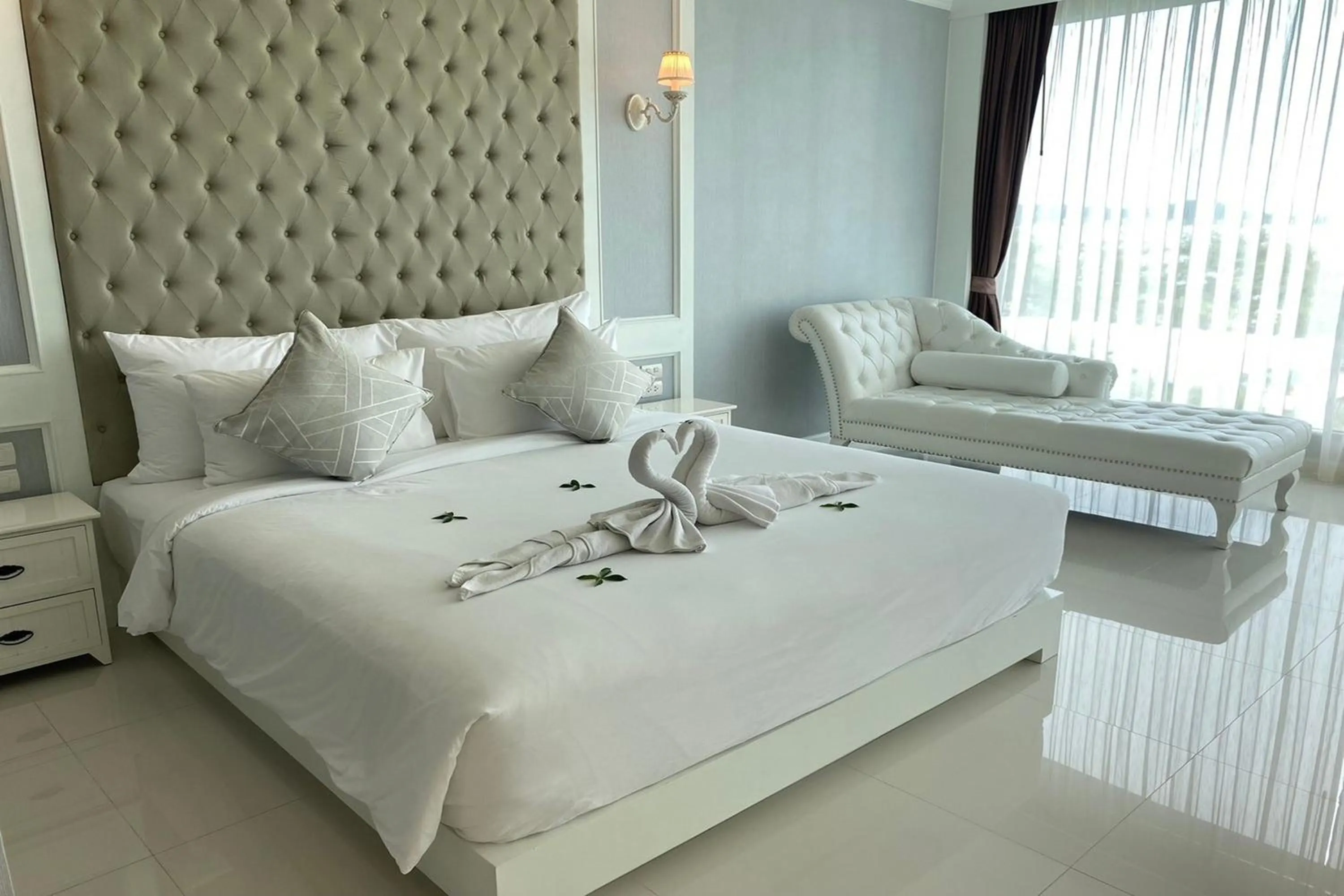 Bedroom, Bed in Aqua Resort Phuket - Near Beach and Chalong Pier
