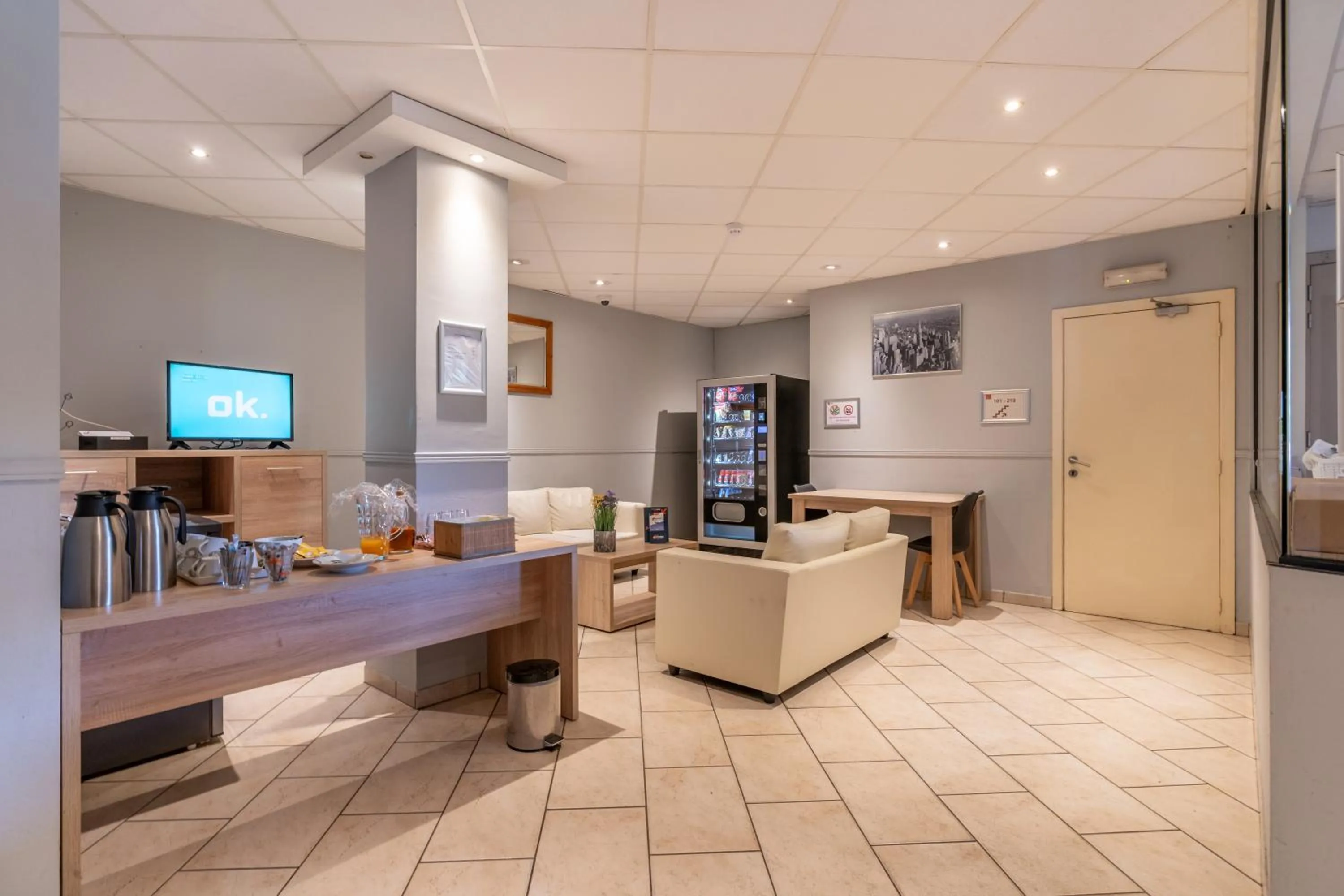 Lobby or reception in Condo Gardens Brussels