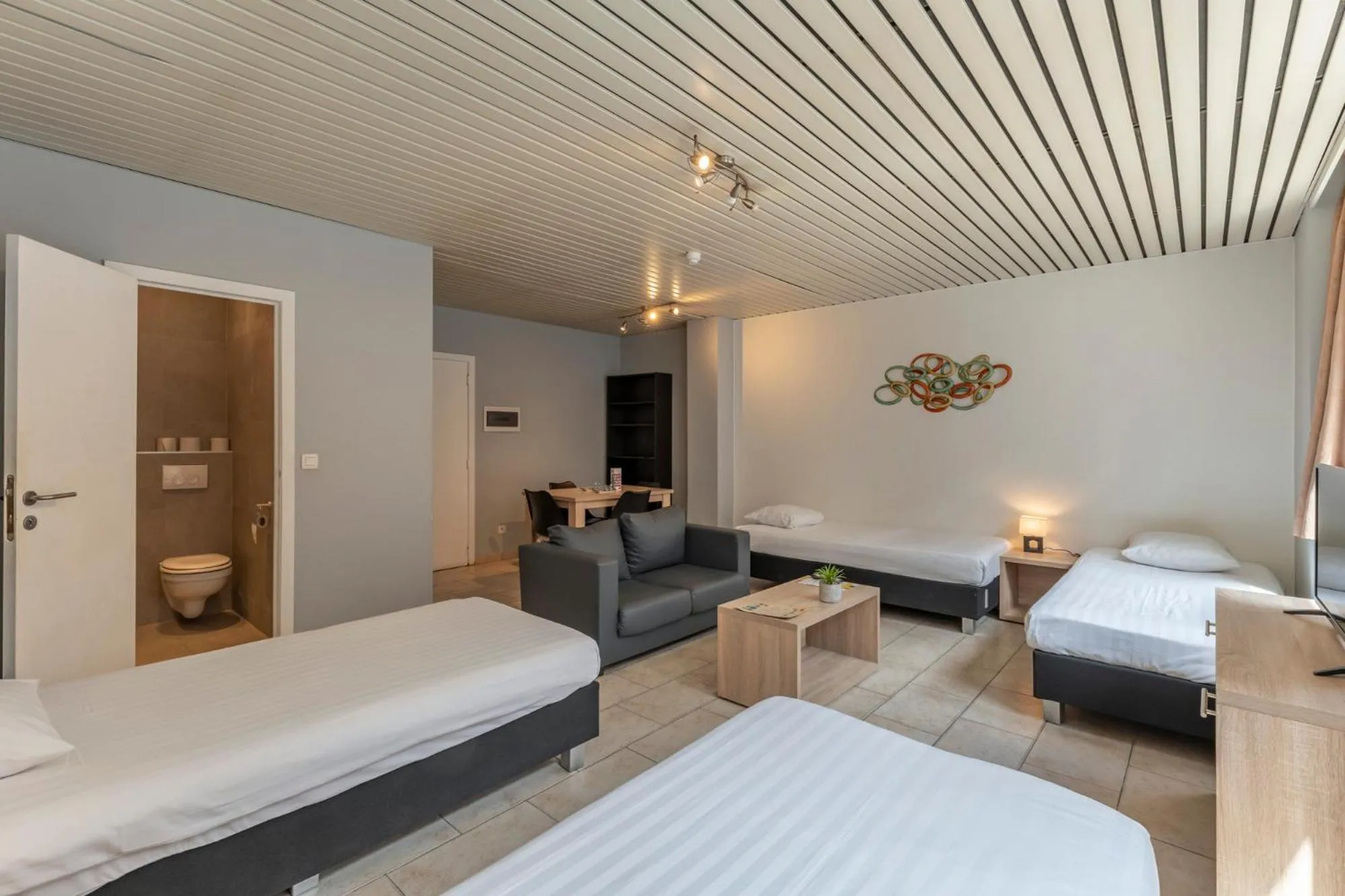 Bed in Condo Gardens Brussels