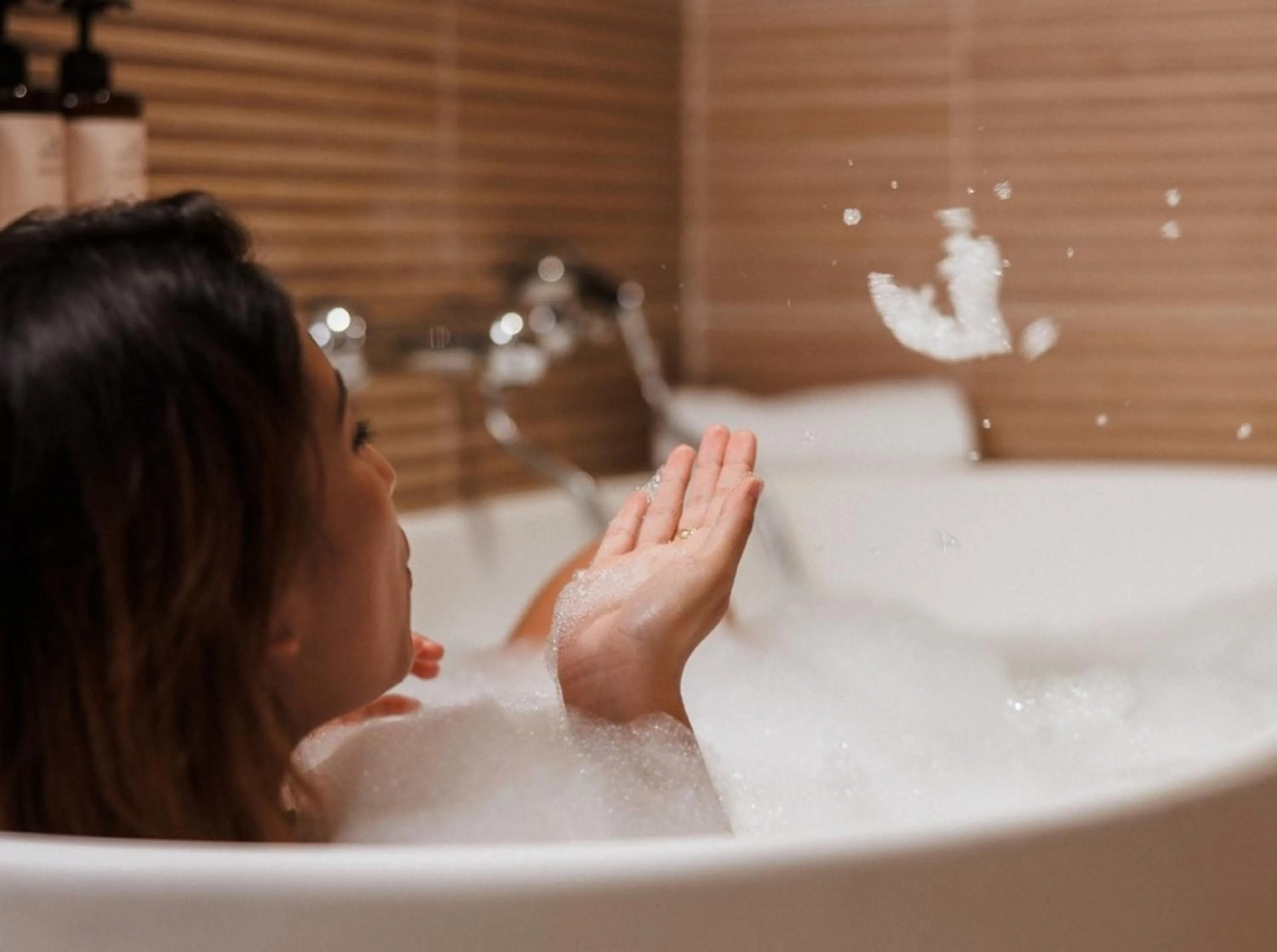 Bath in Hotel Indigo Bordeaux Centre Chartrons by IHG