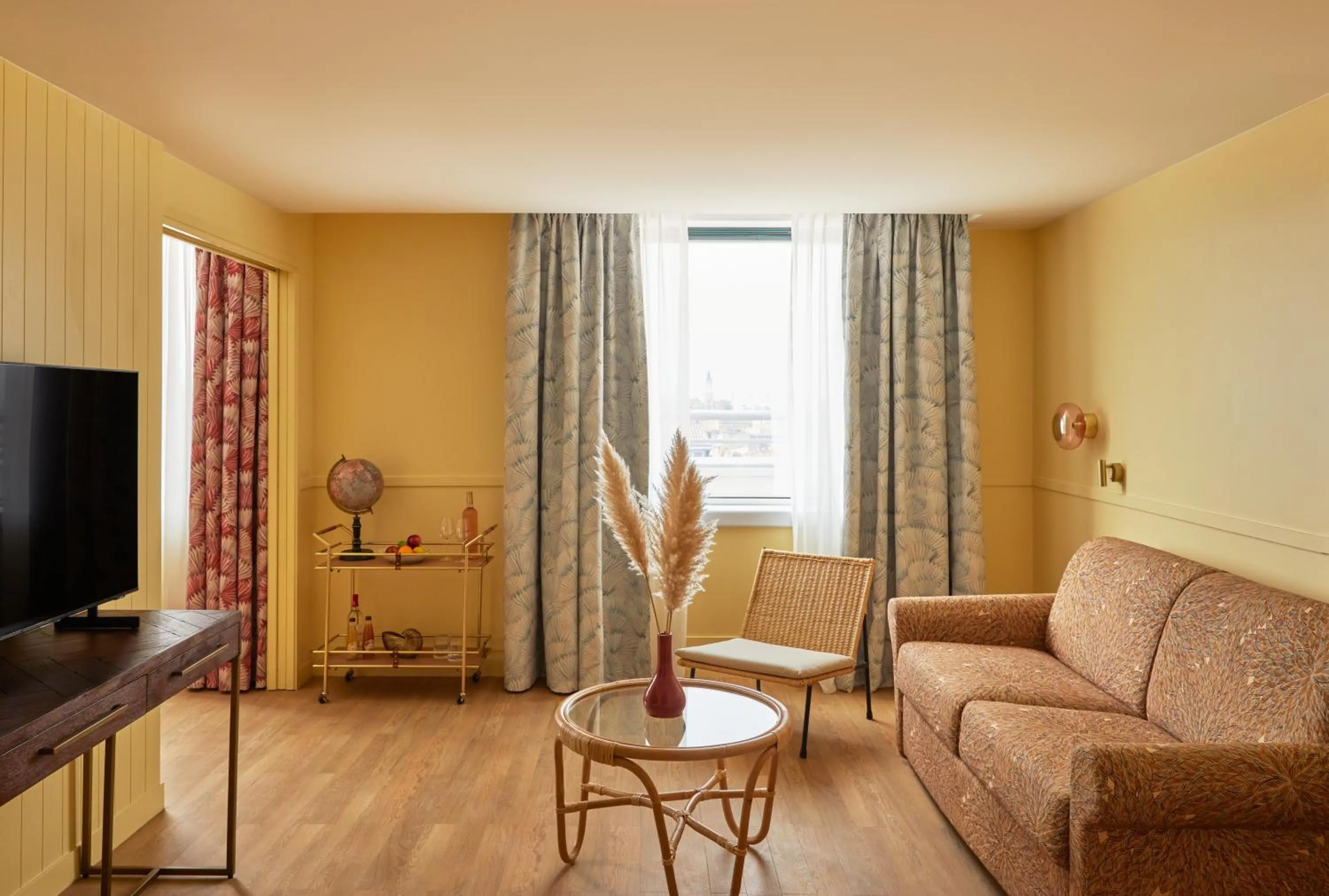 Living room in Hotel Indigo Bordeaux Centre Chartrons by IHG