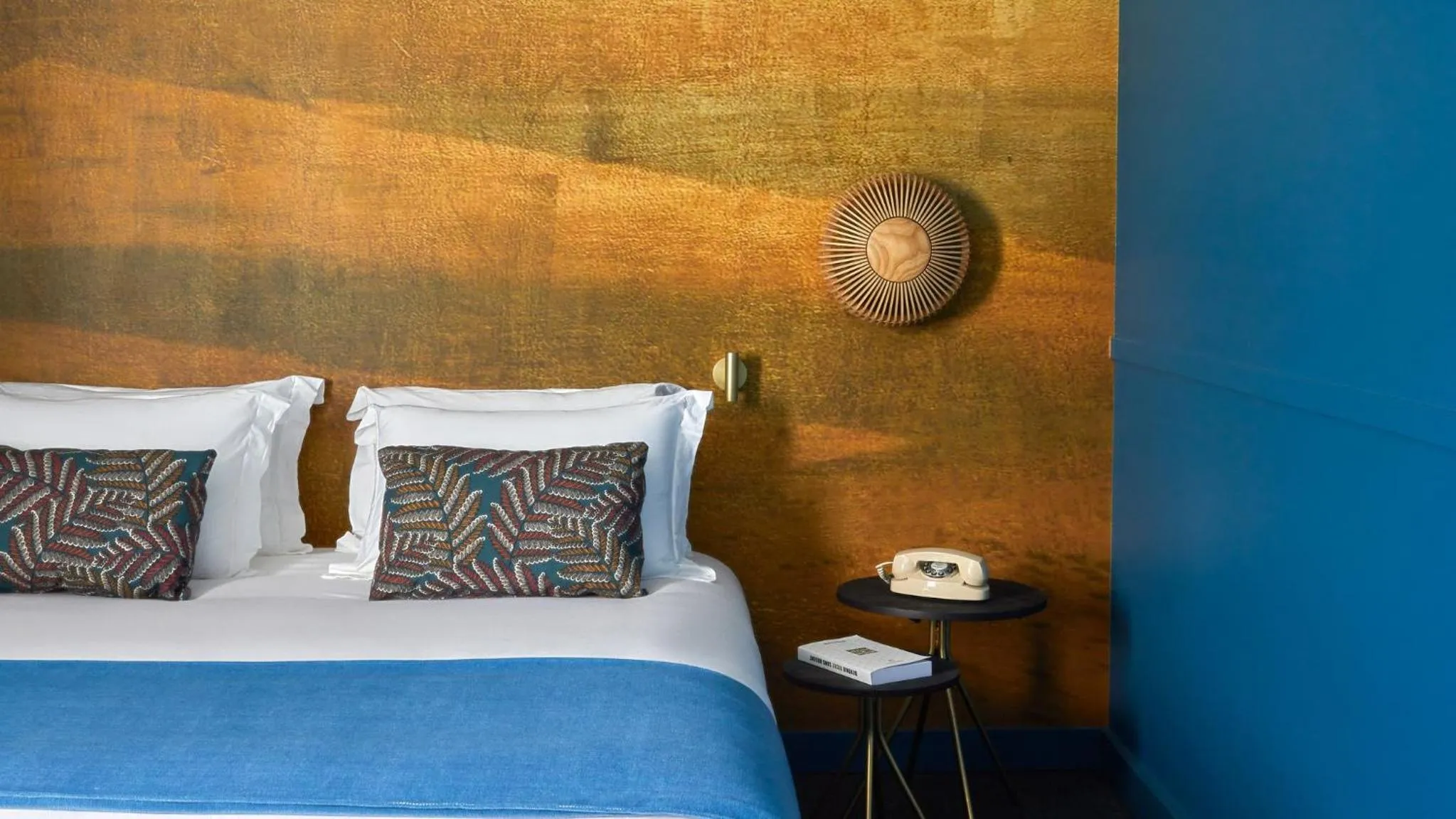 Photo of the whole room, Bed in Hotel Indigo Bordeaux Centre Chartrons by IHG