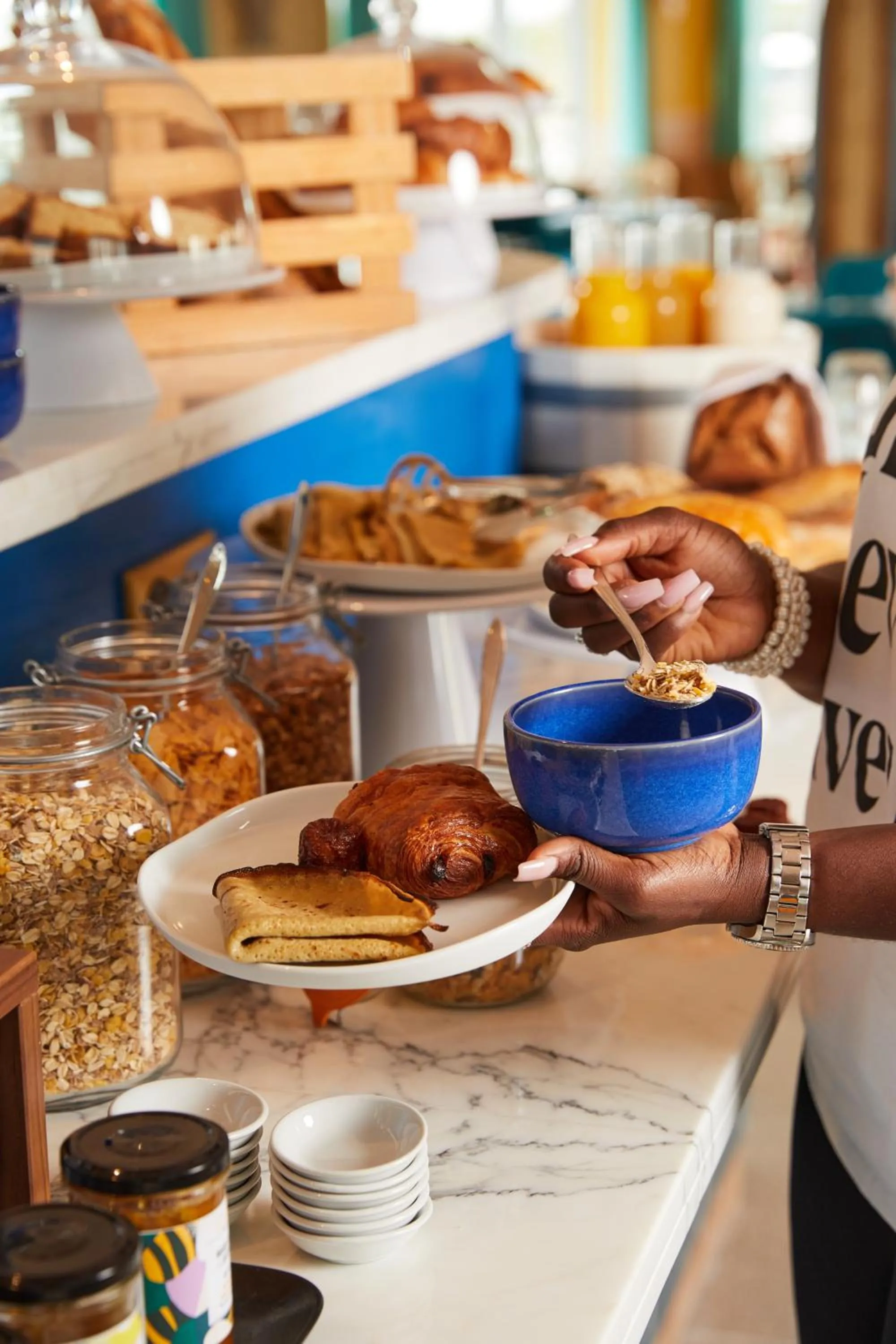 Breakfast in Hotel Indigo Bordeaux Centre Chartrons by IHG