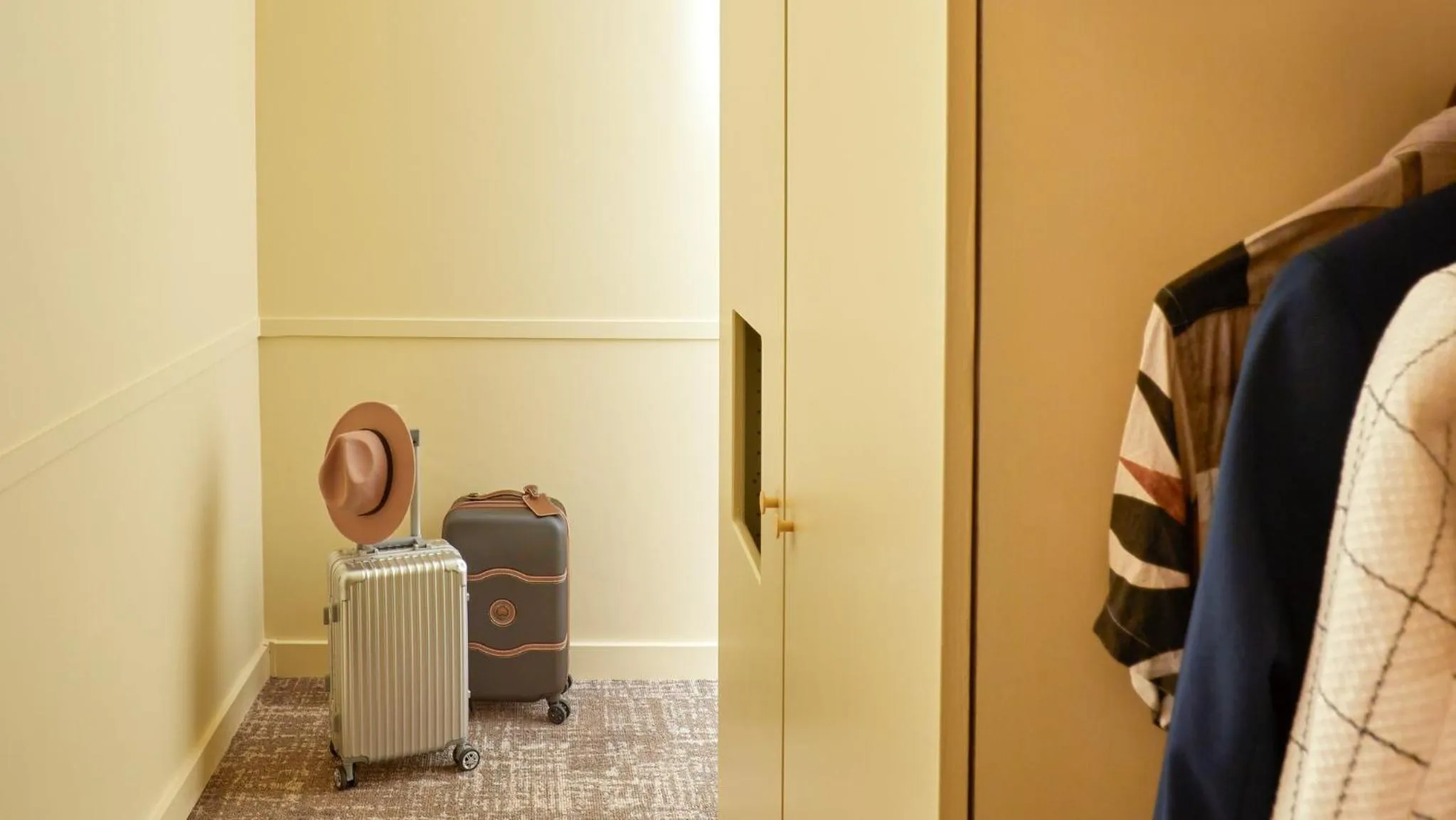 Photo of the whole room in Hotel Indigo Bordeaux Centre Chartrons by IHG