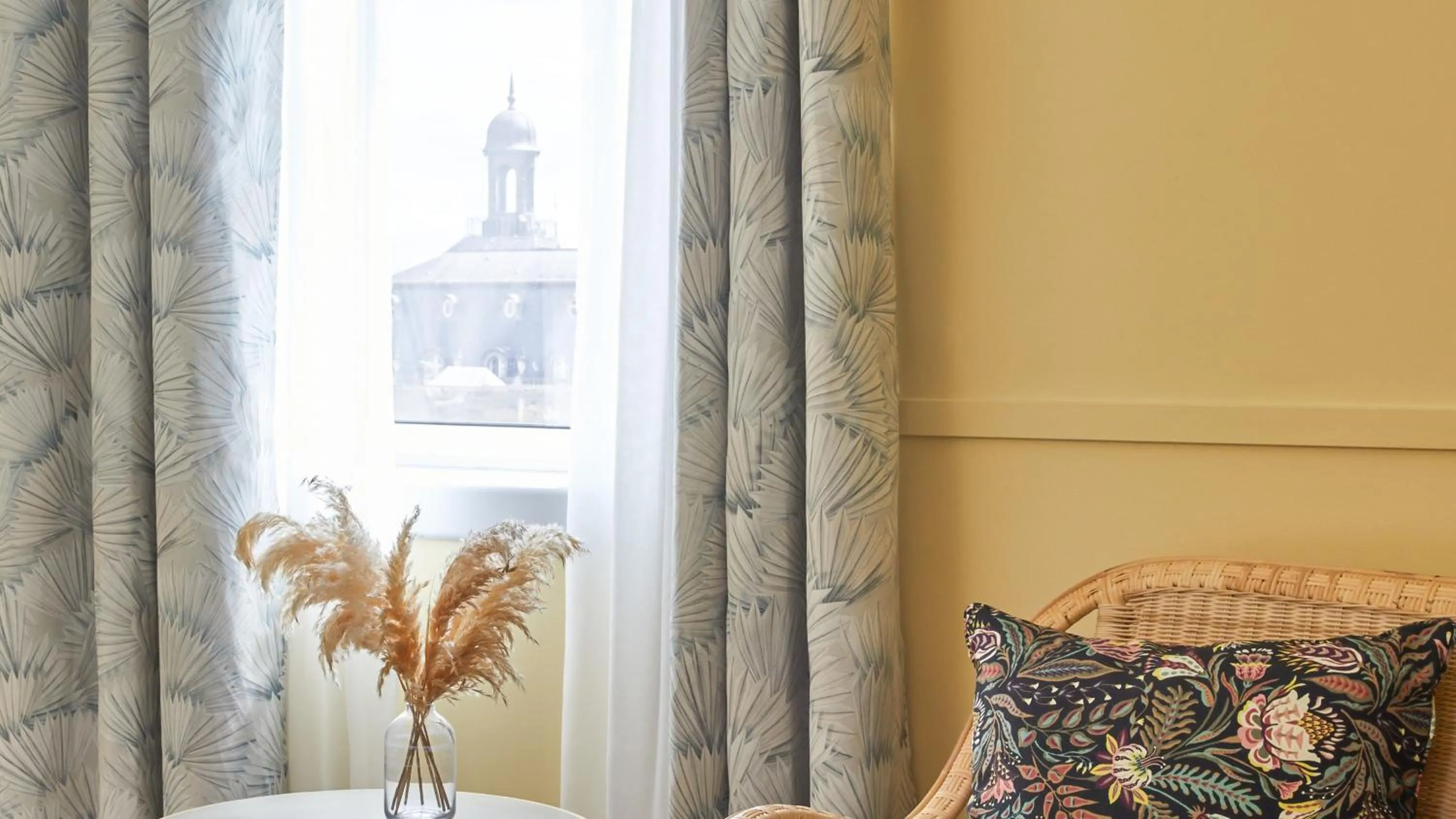 Photo of the whole room in Hotel Indigo Bordeaux Centre Chartrons by IHG