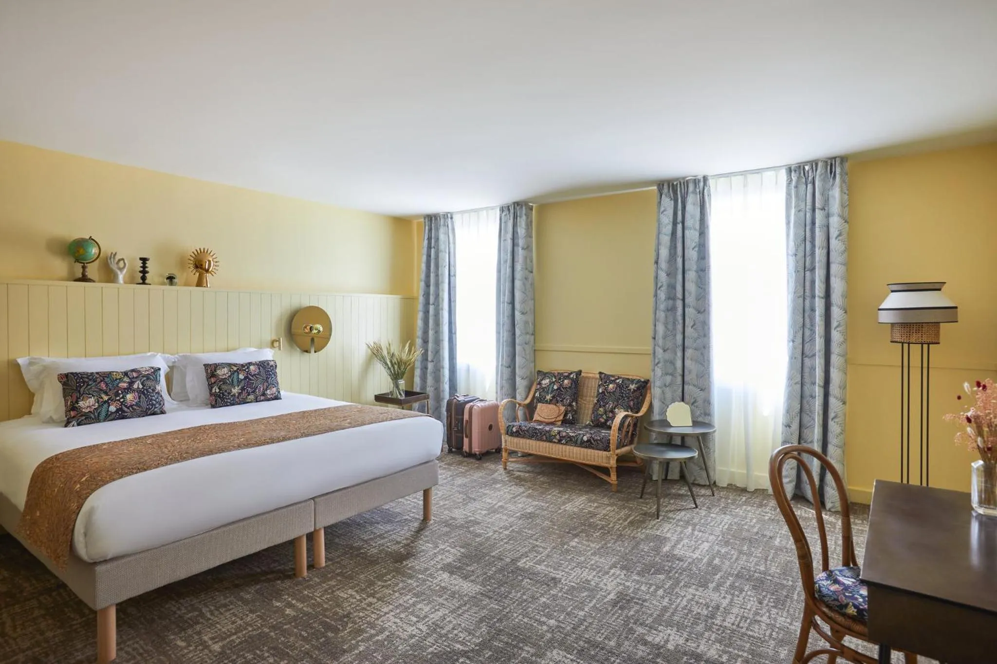 Photo of the whole room, Bed in Hotel Indigo Bordeaux Centre Chartrons by IHG