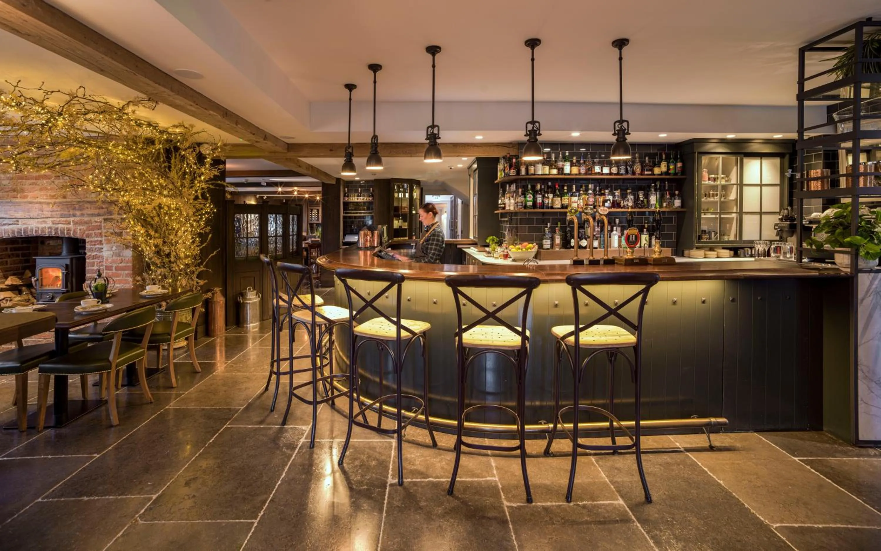 Lounge or bar in Hurley House Hotel