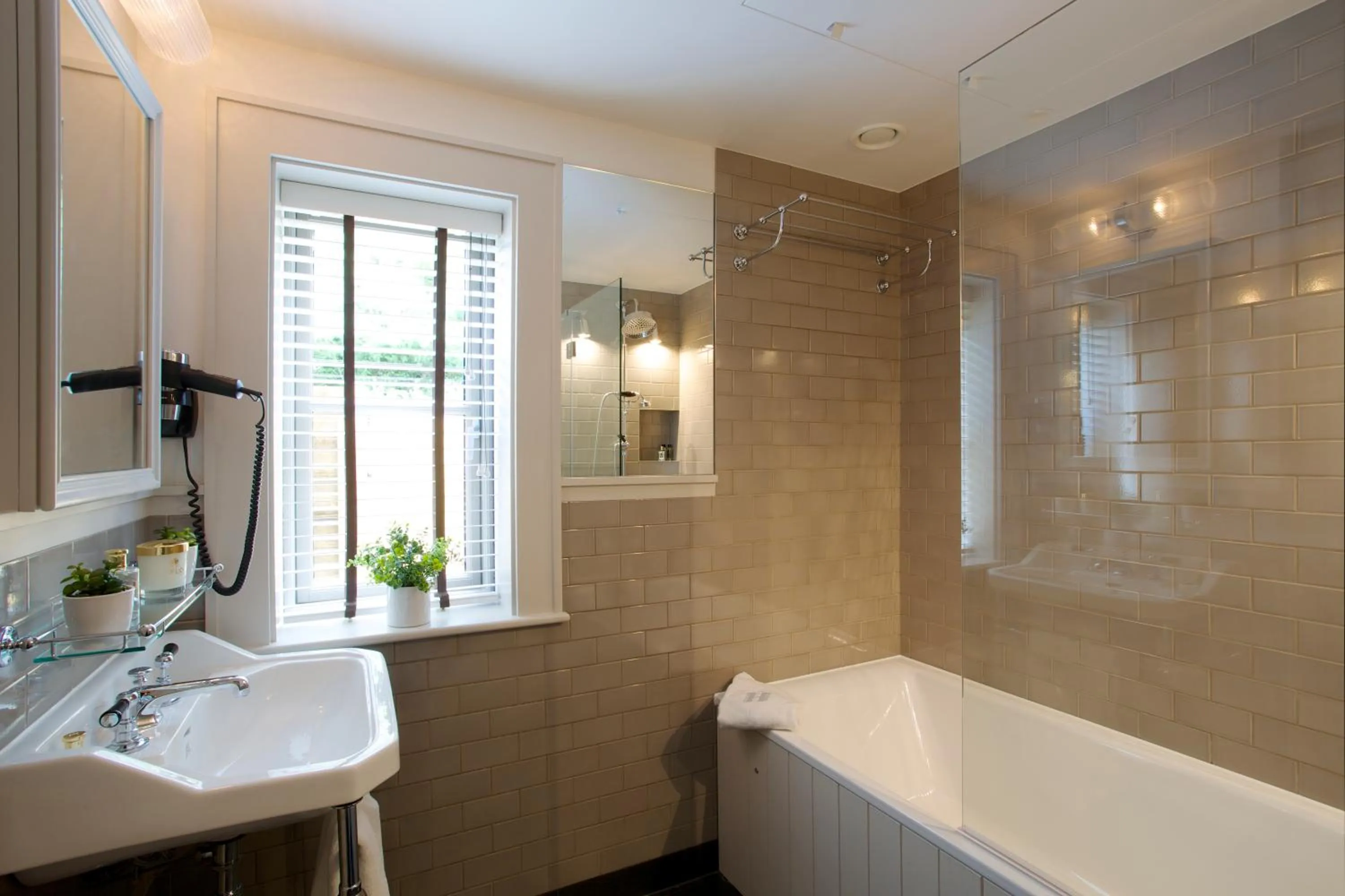 Bathroom in Hurley House Hotel