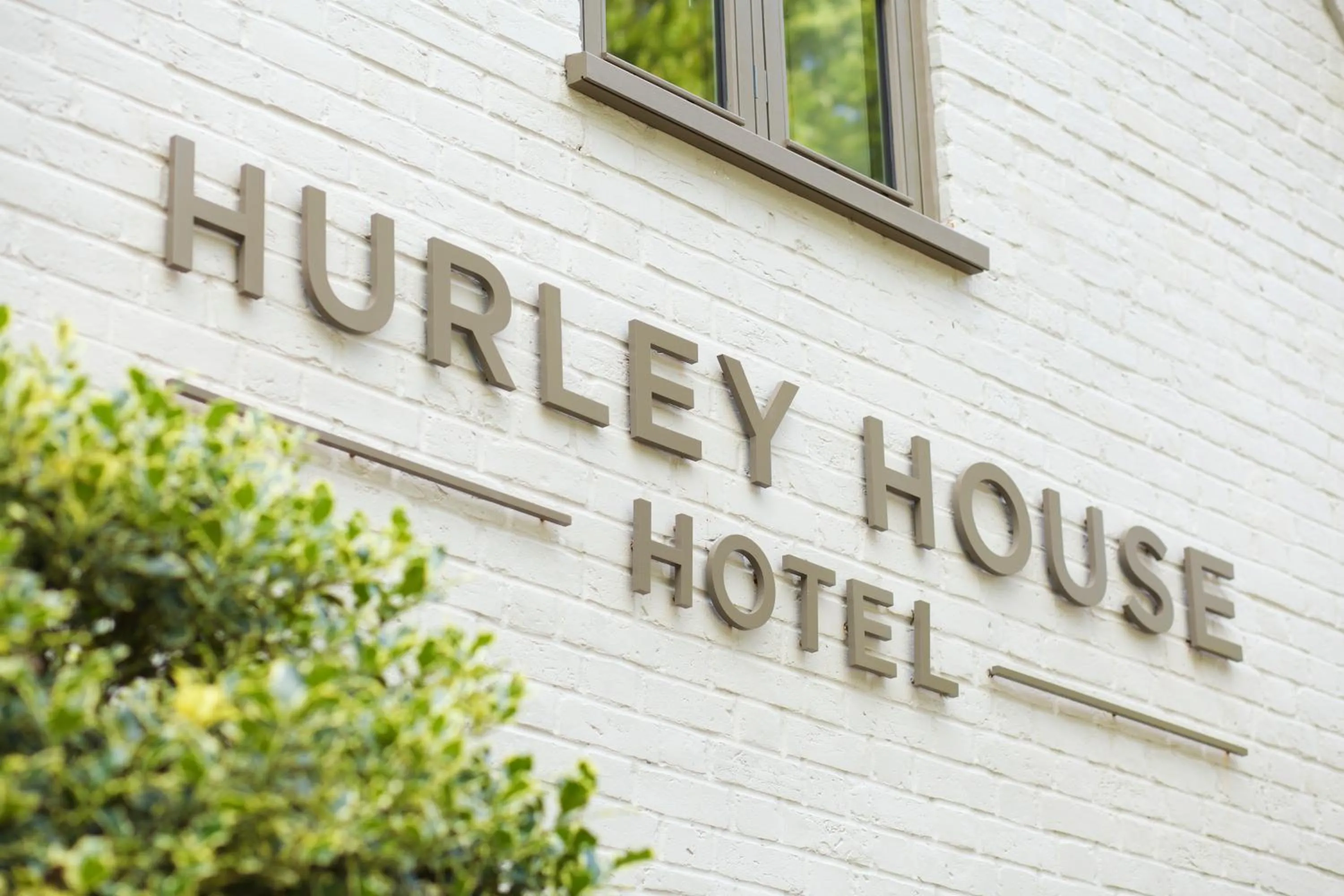 Facade/entrance in Hurley House Hotel