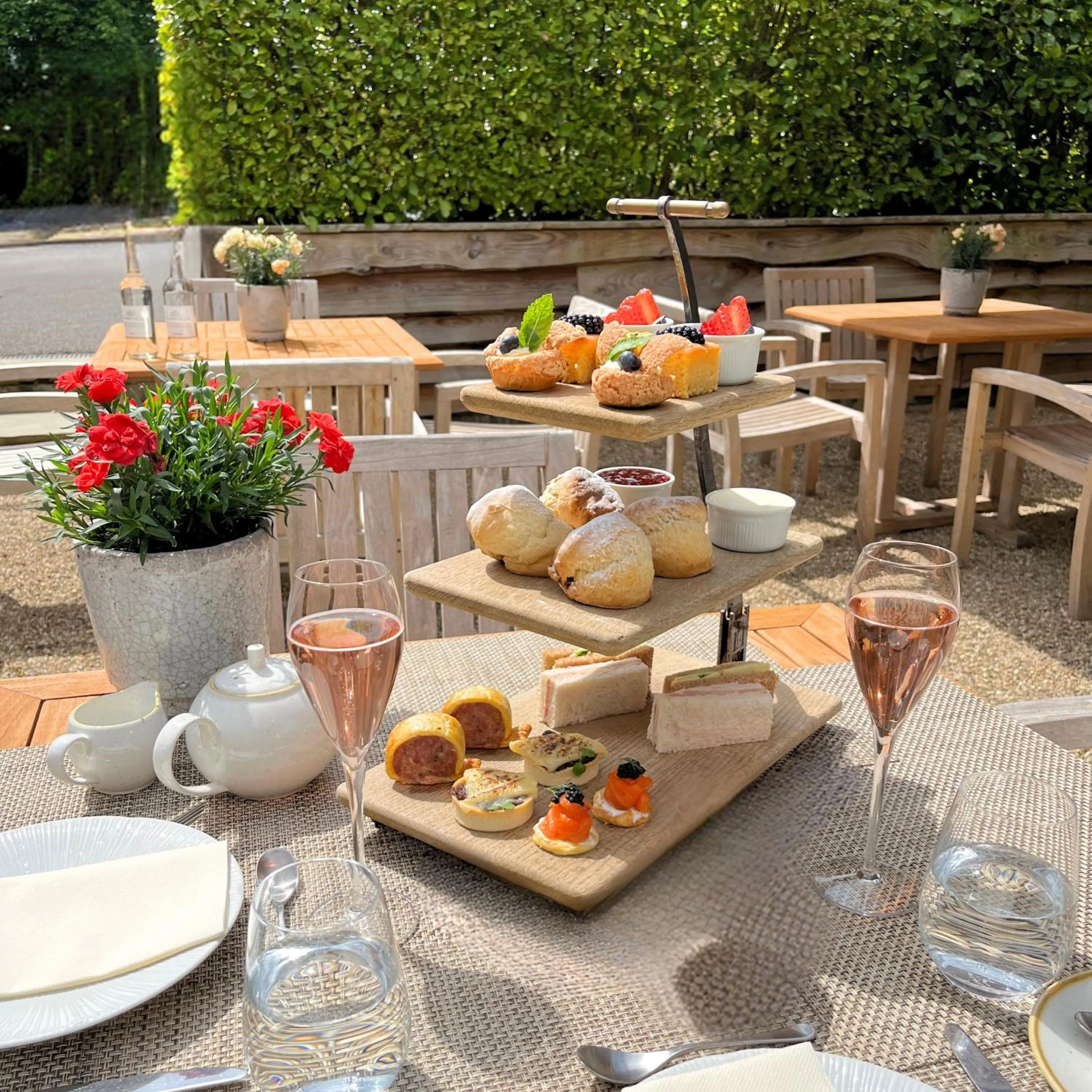 Food and drinks in Hurley House Hotel