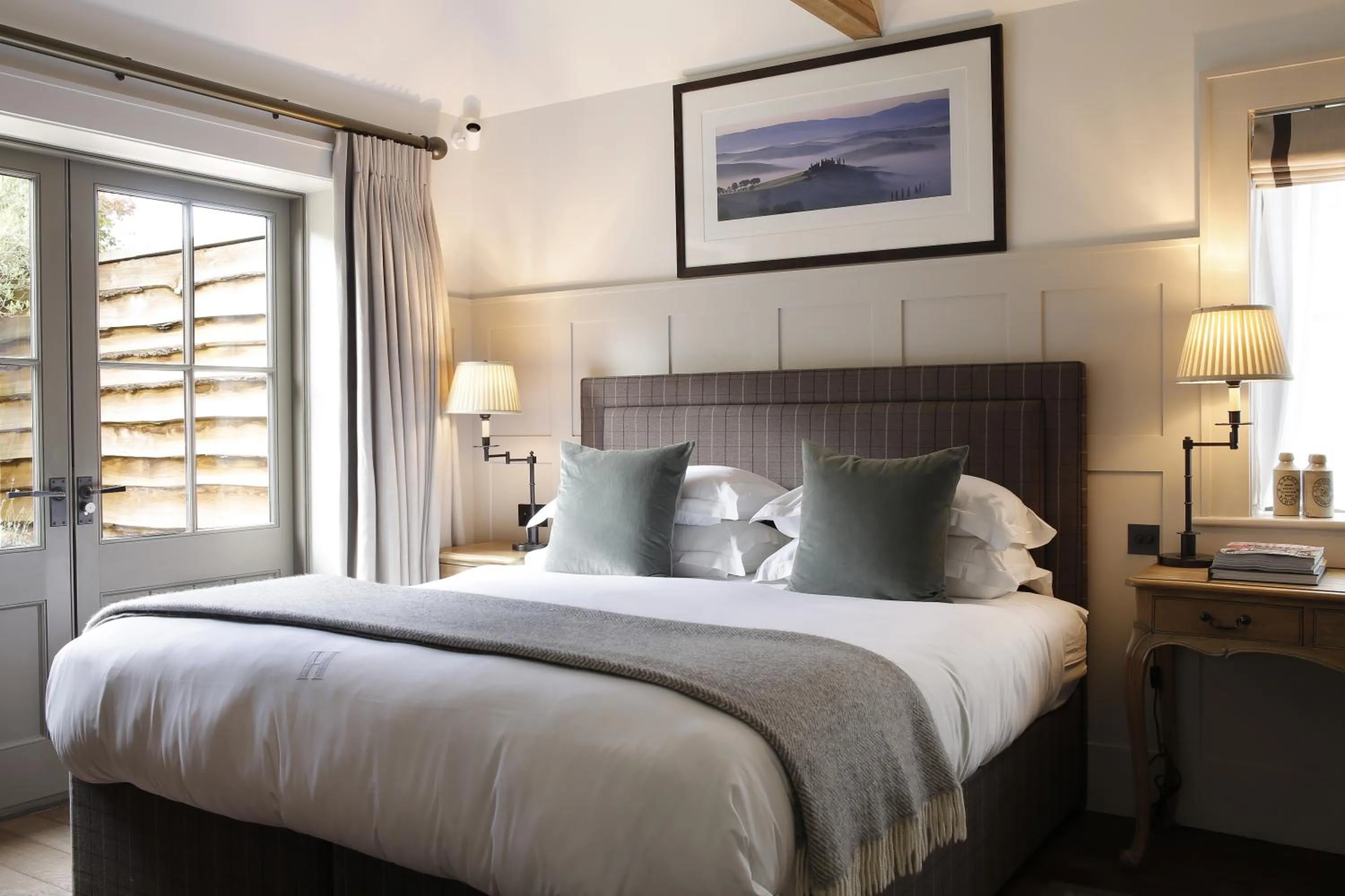 Photo of the whole room, Bed in Hurley House Hotel