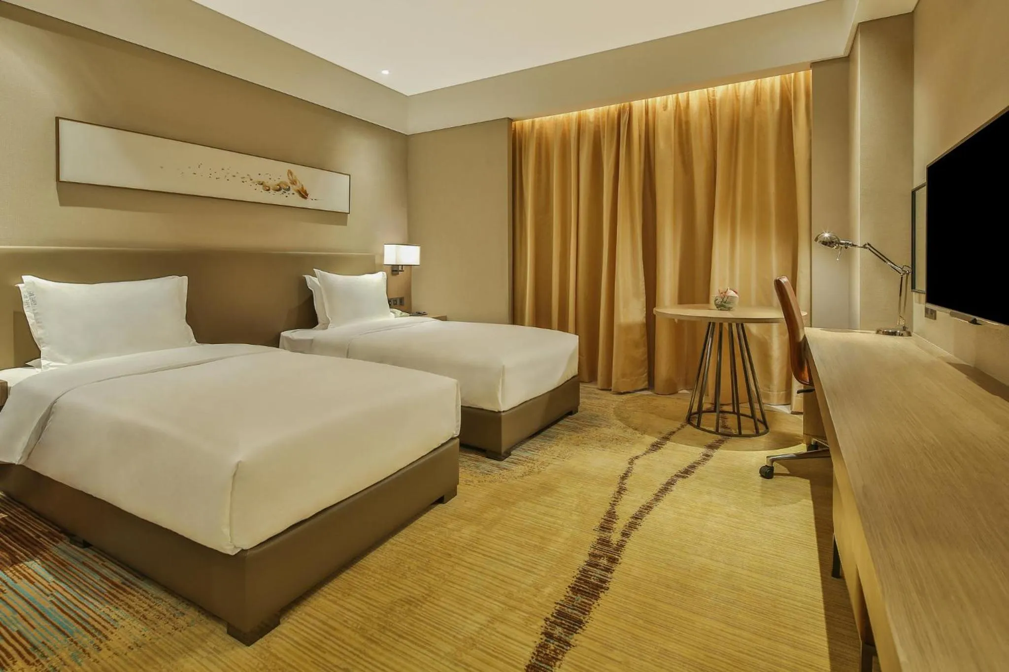 Photo of the whole room, Bed in Holiday Inn Express Chengdu Wenjiang Hotspring by IHG