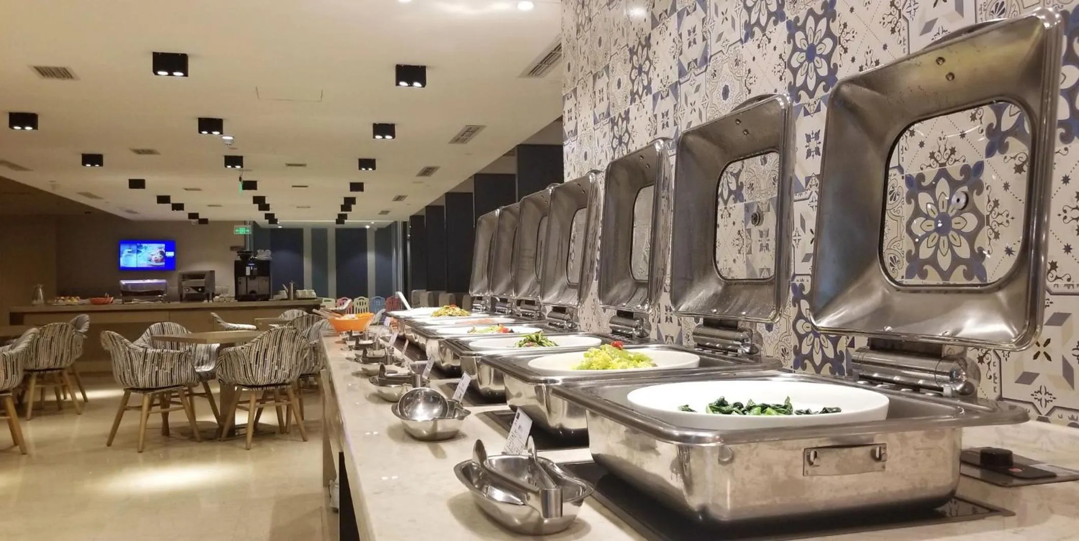 Breakfast in Holiday Inn Express Chengdu Wenjiang Hotspring by IHG