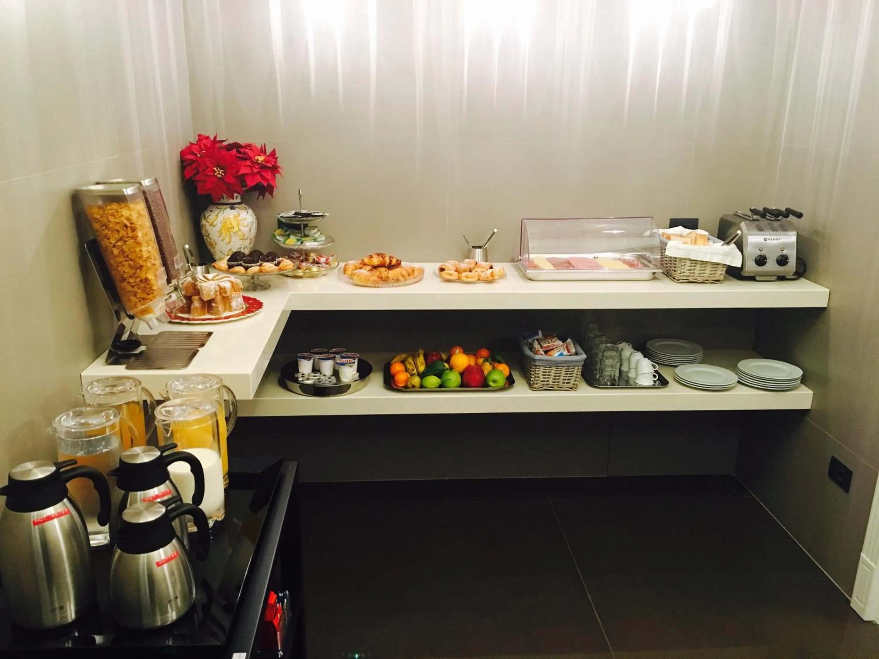 Buffet breakfast in Villa San Martino