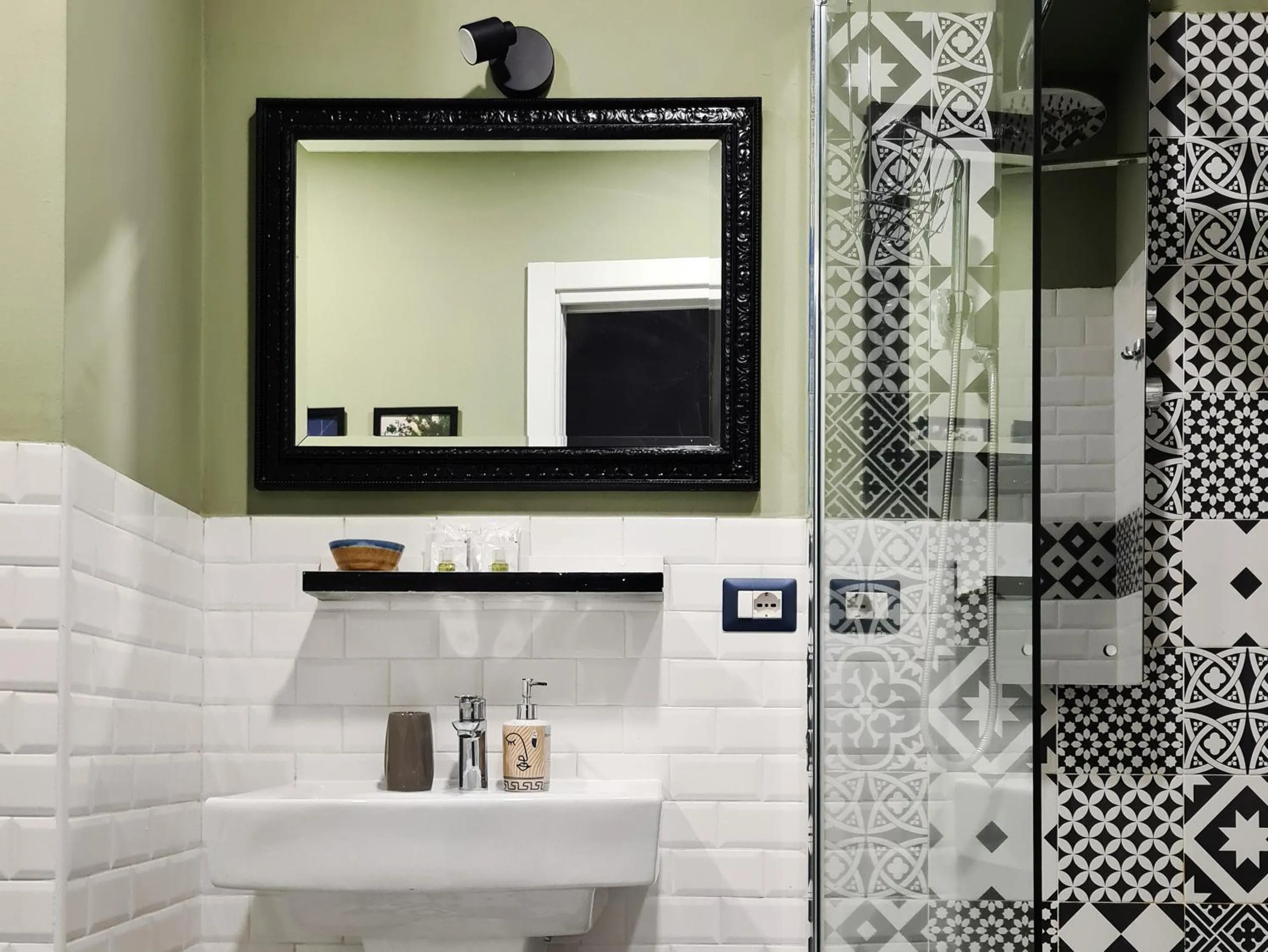 Shower in Corso Italia Rooms