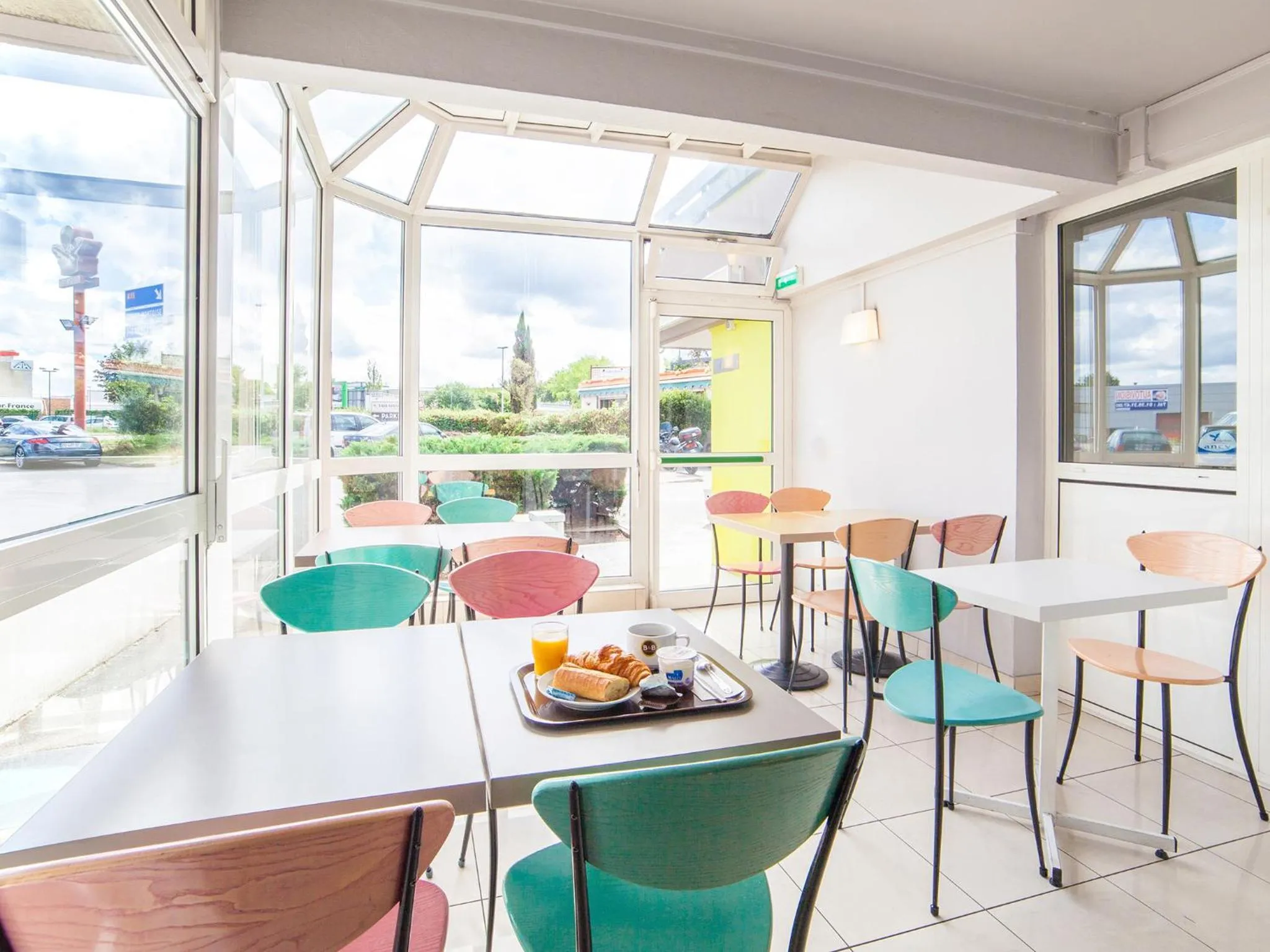 Restaurant/places to eat in B&B HOTEL Herblay