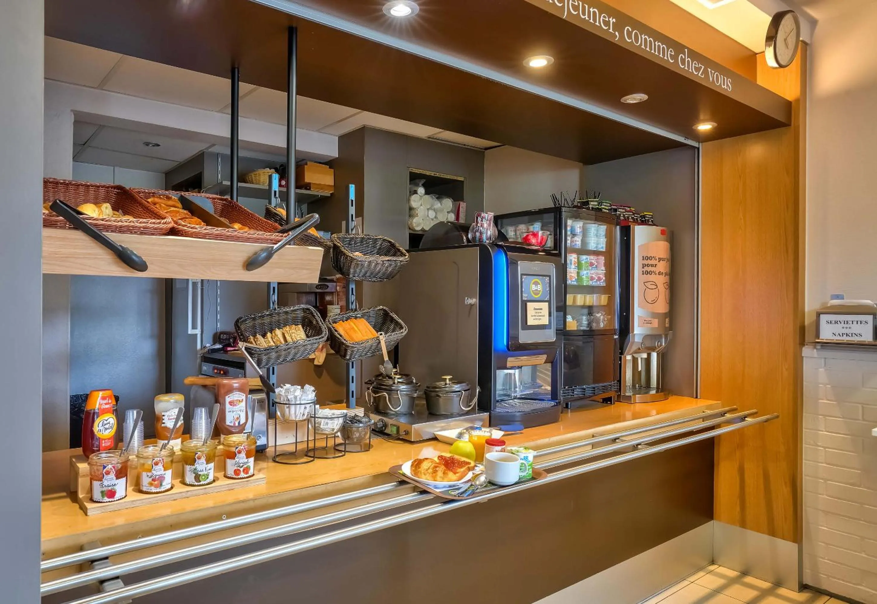 Buffet breakfast in B&B HOTEL Herblay