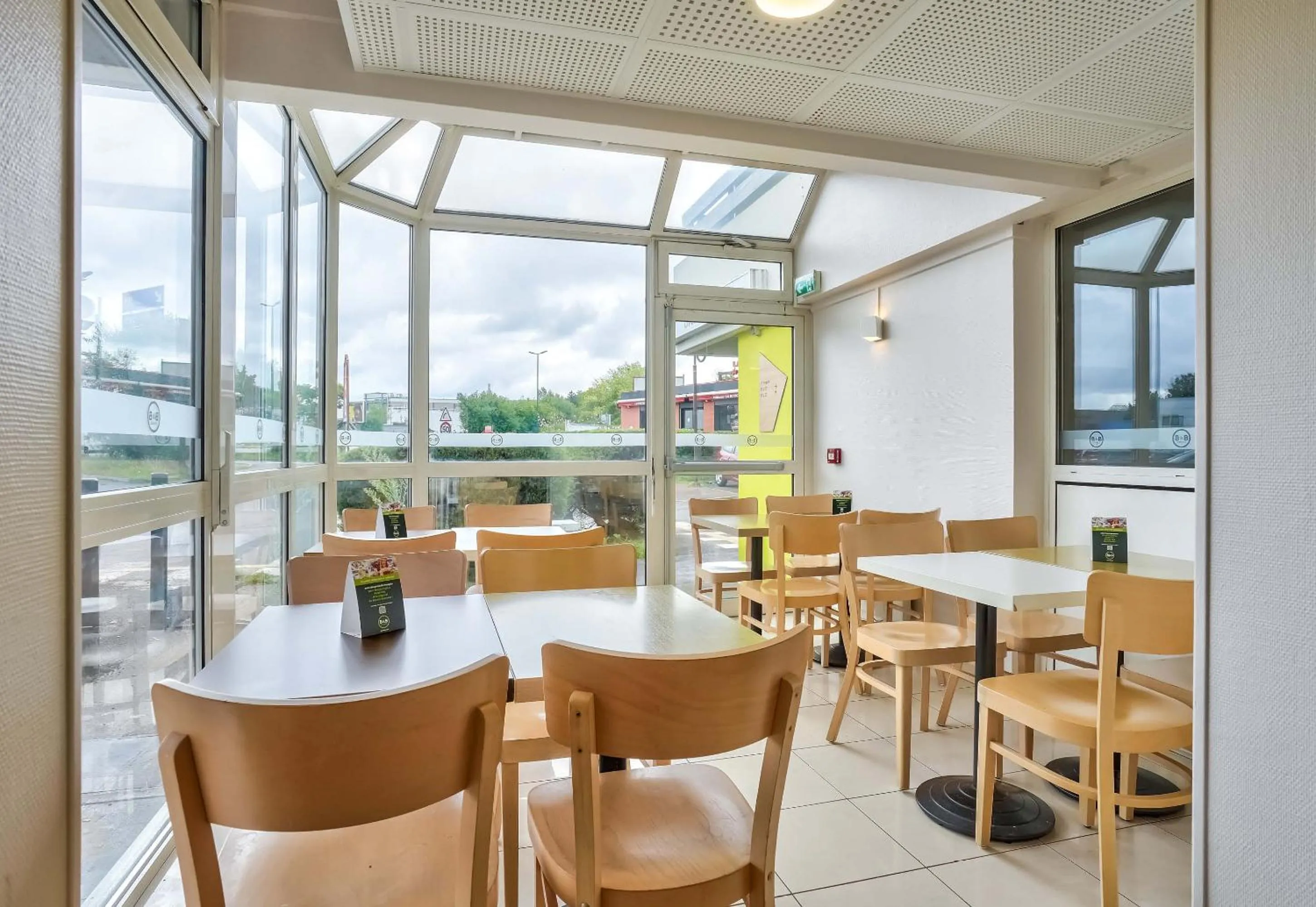 Restaurant/places to eat in B&B HOTEL Herblay