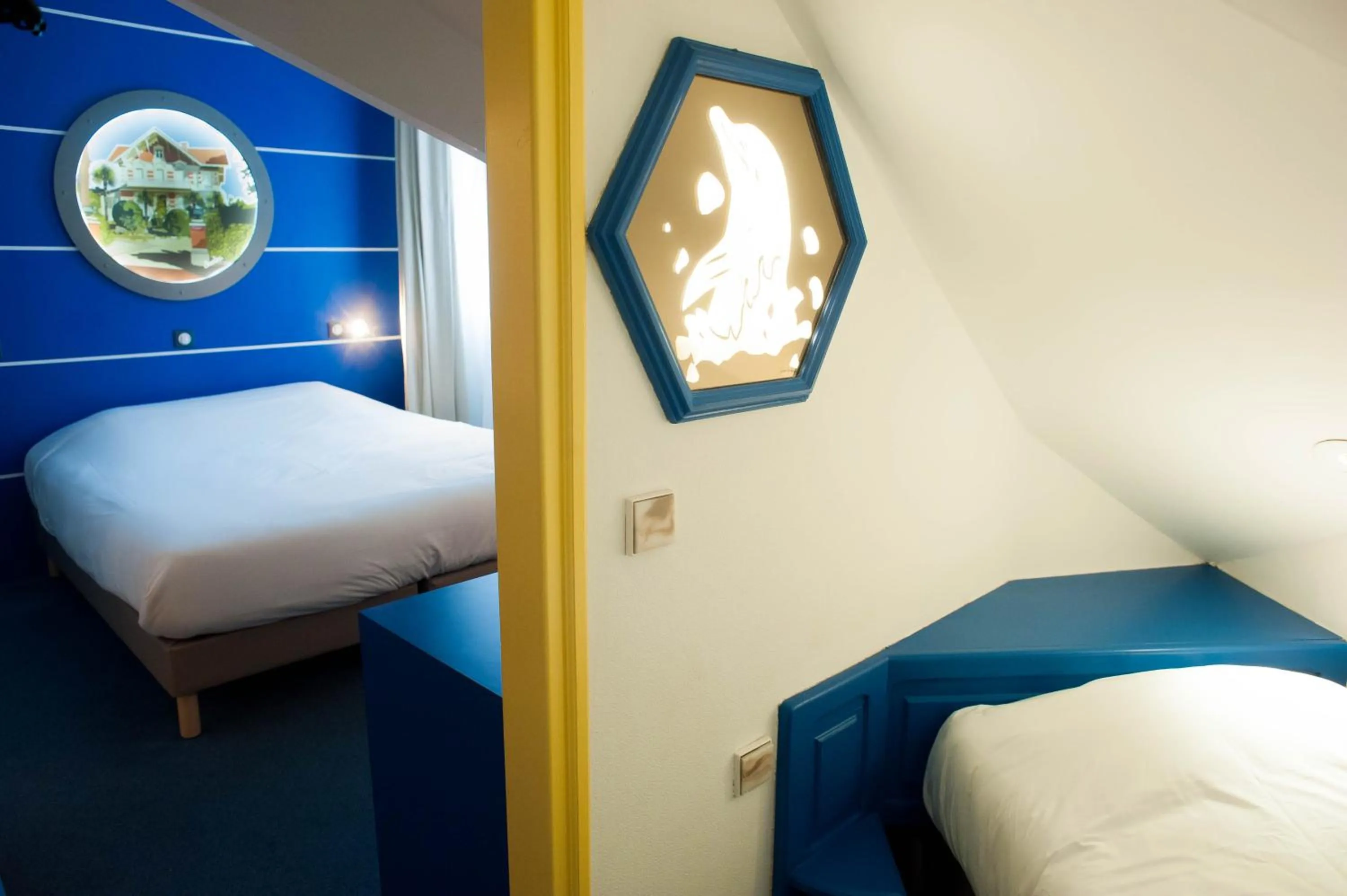 Bed in Hôtel Le Dauphin