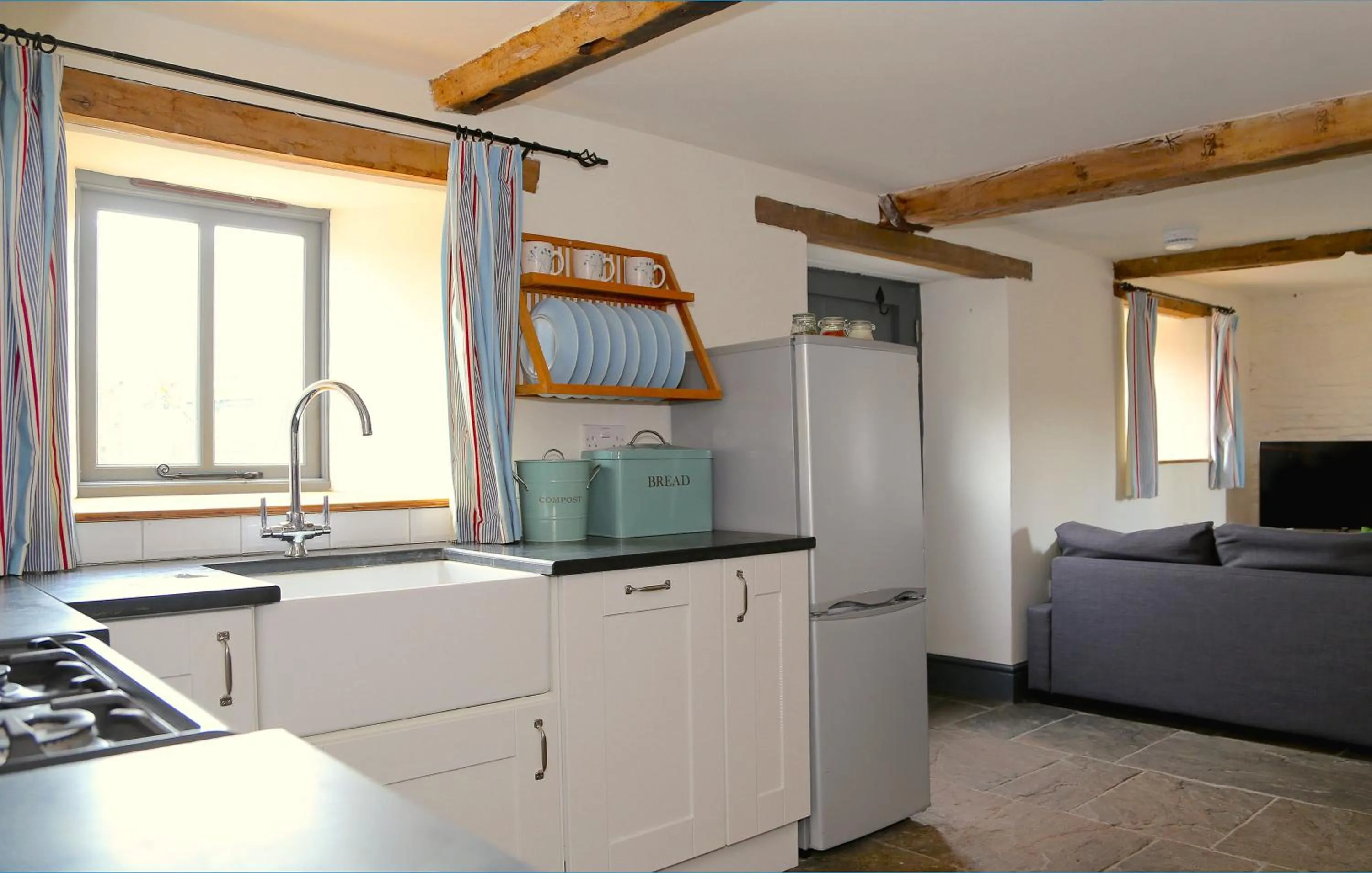 Kitchen or kitchenette in Llan-Y-Coed Farm Stay