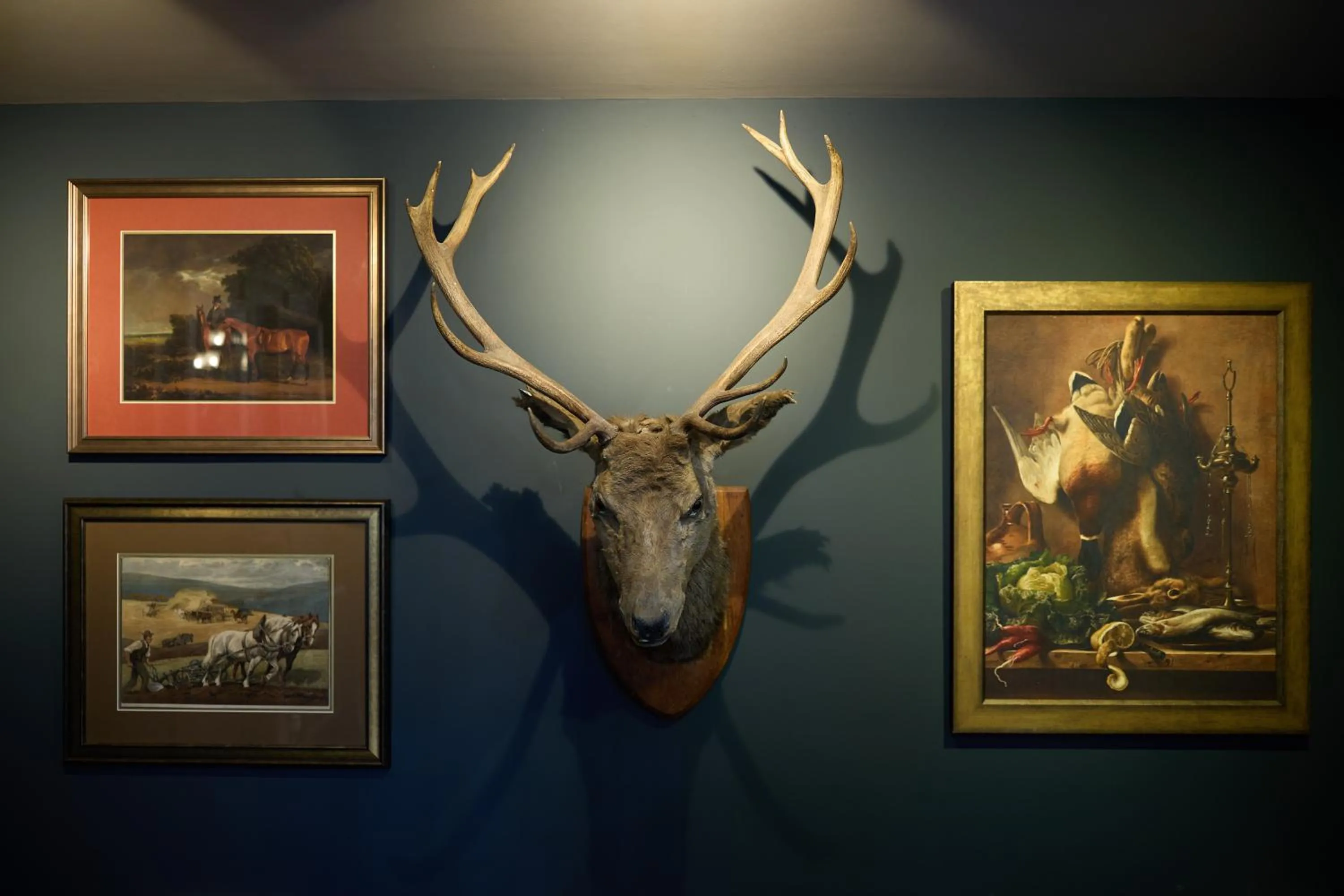 Decorative detail in The White Hart