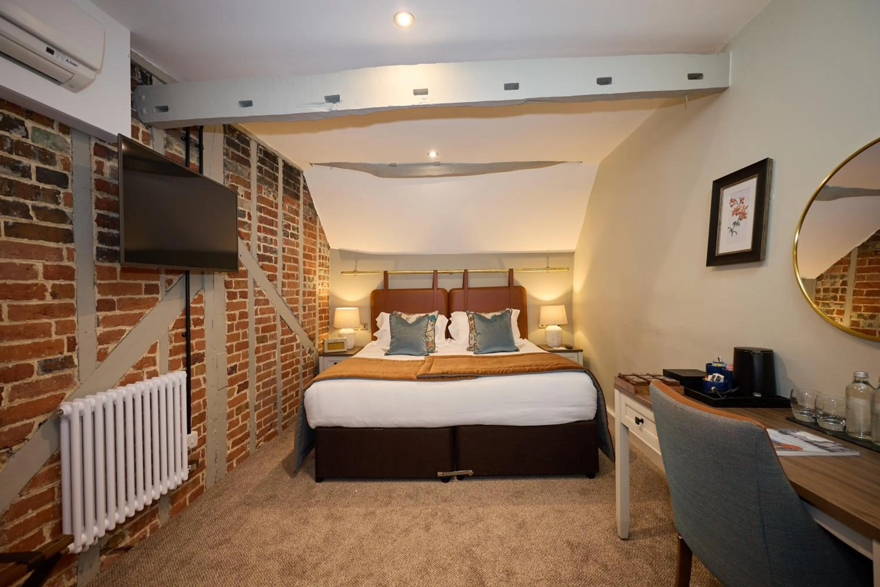 Bed in The White Hart