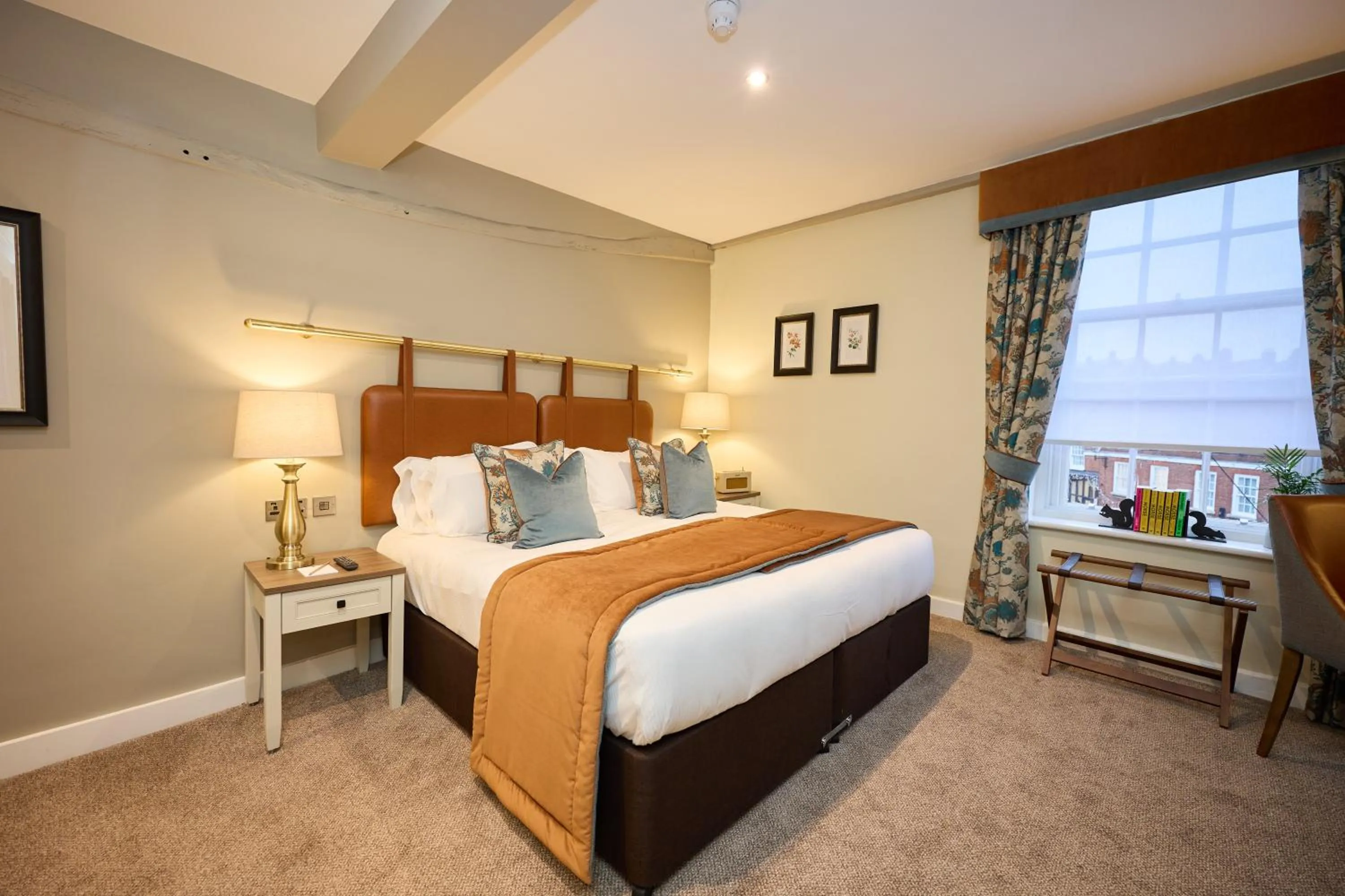 Bed in The White Hart