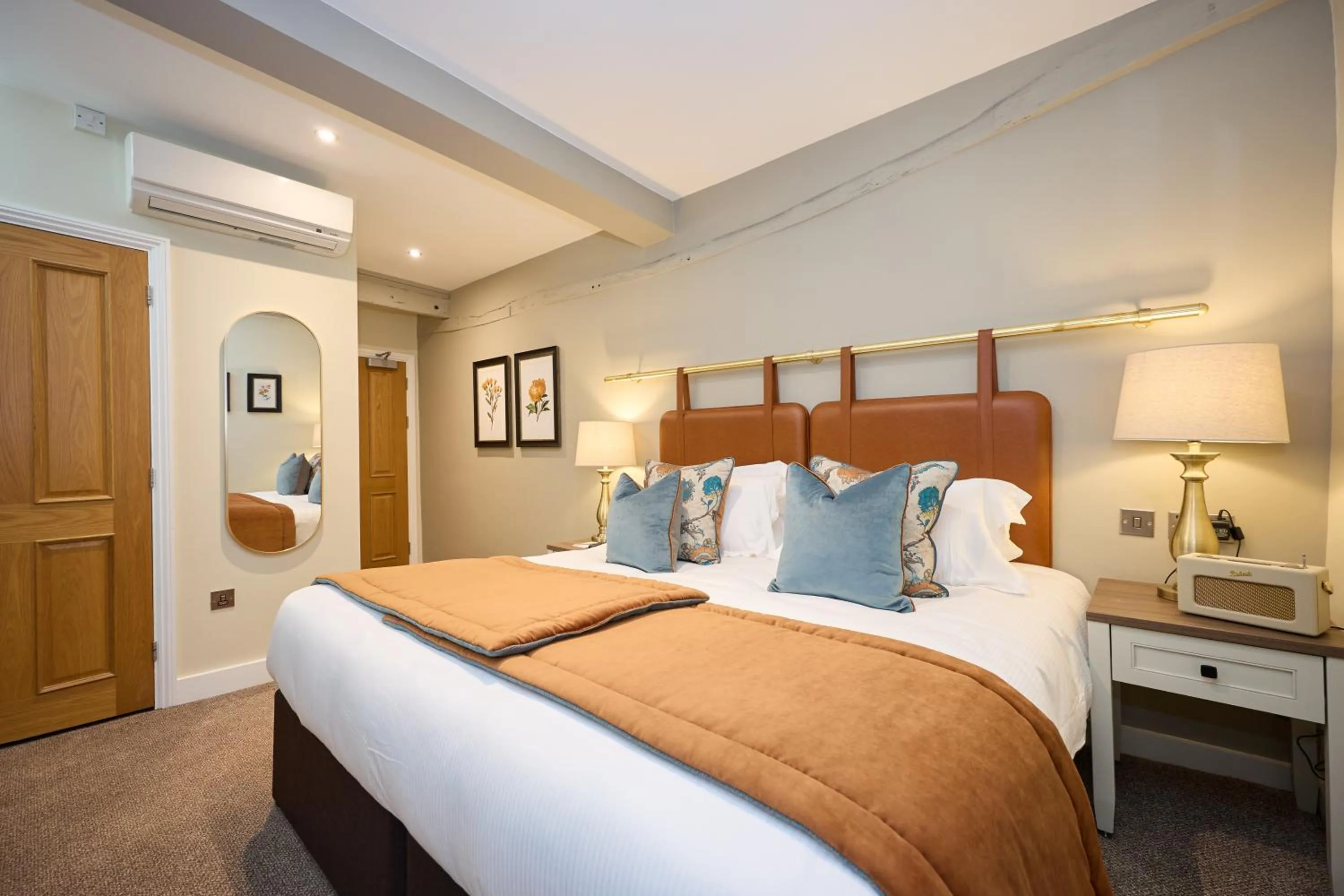 Bed in The White Hart