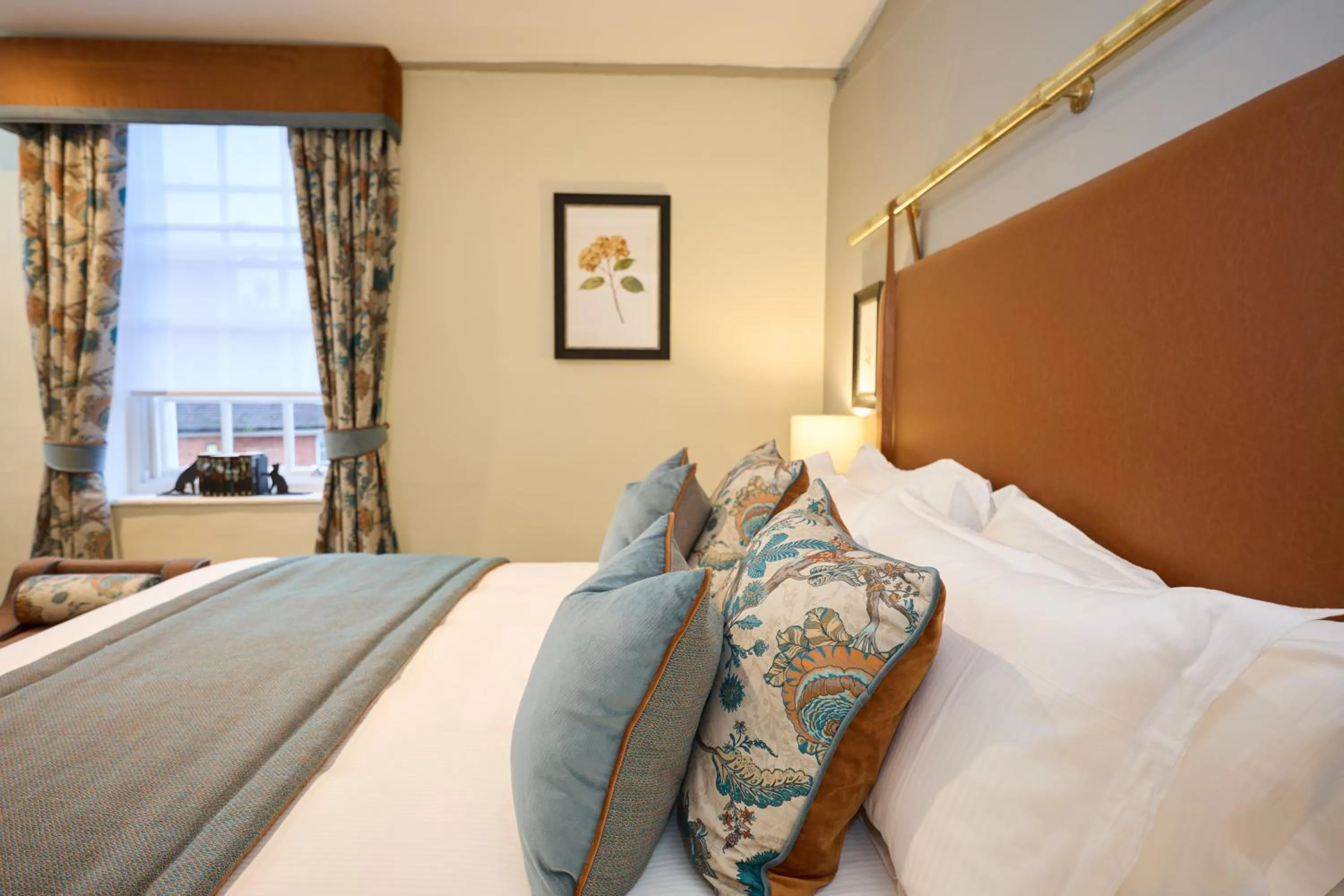 Bed in The White Hart