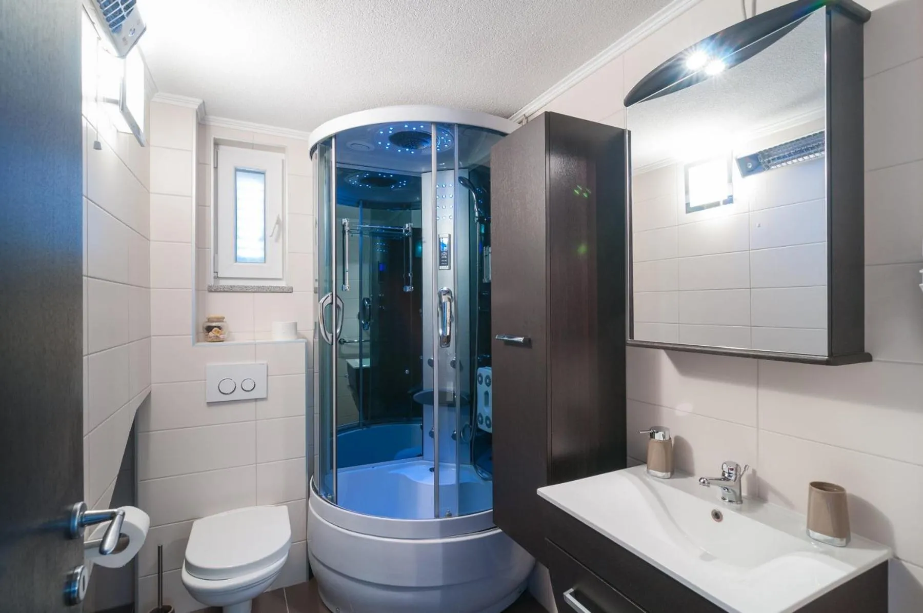 Shower in Holiday Home Mateovi Dvori