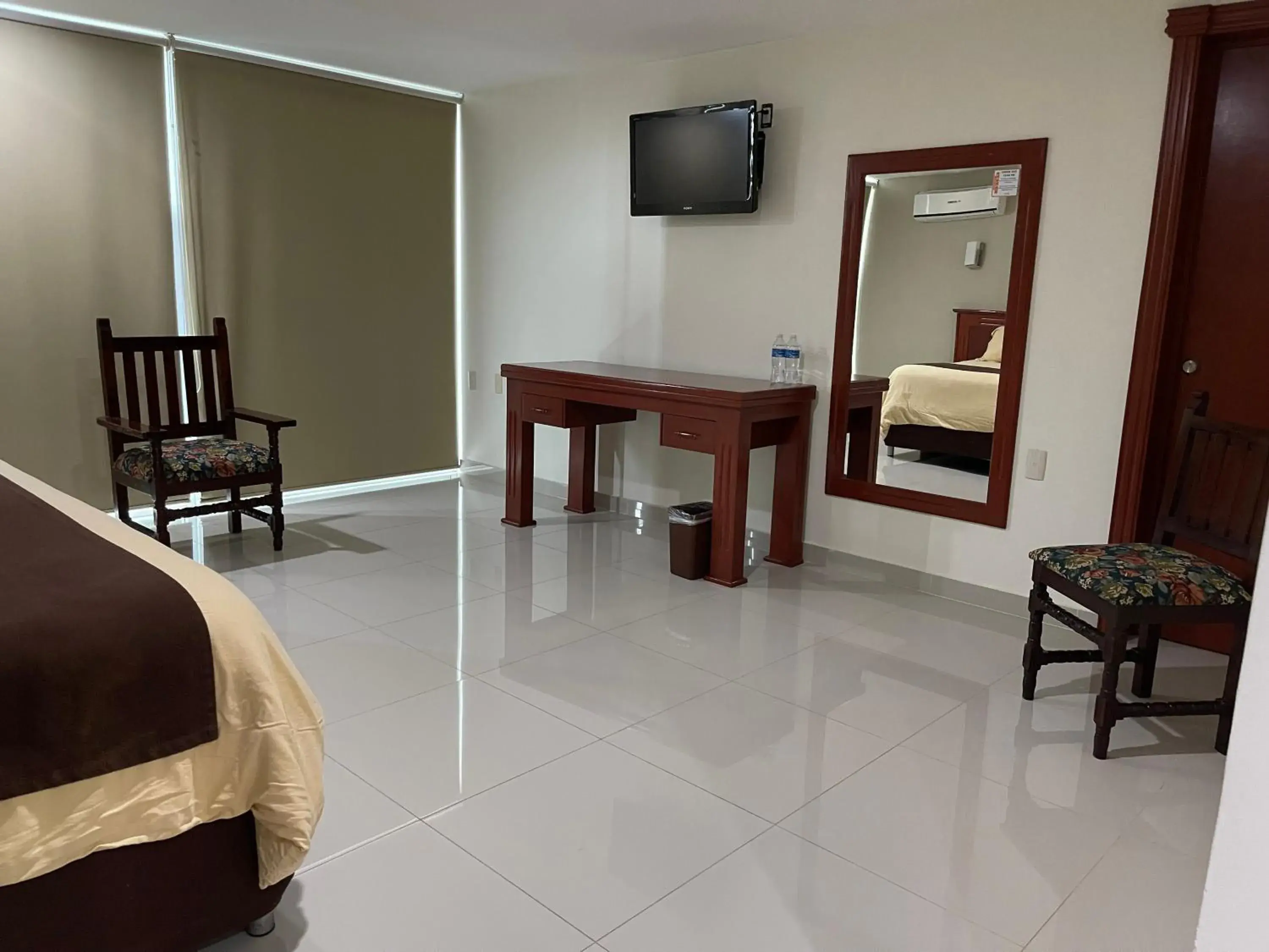 Double Room with Balcony in Hotel Latino Double Room with Balcony in Hotel Latino