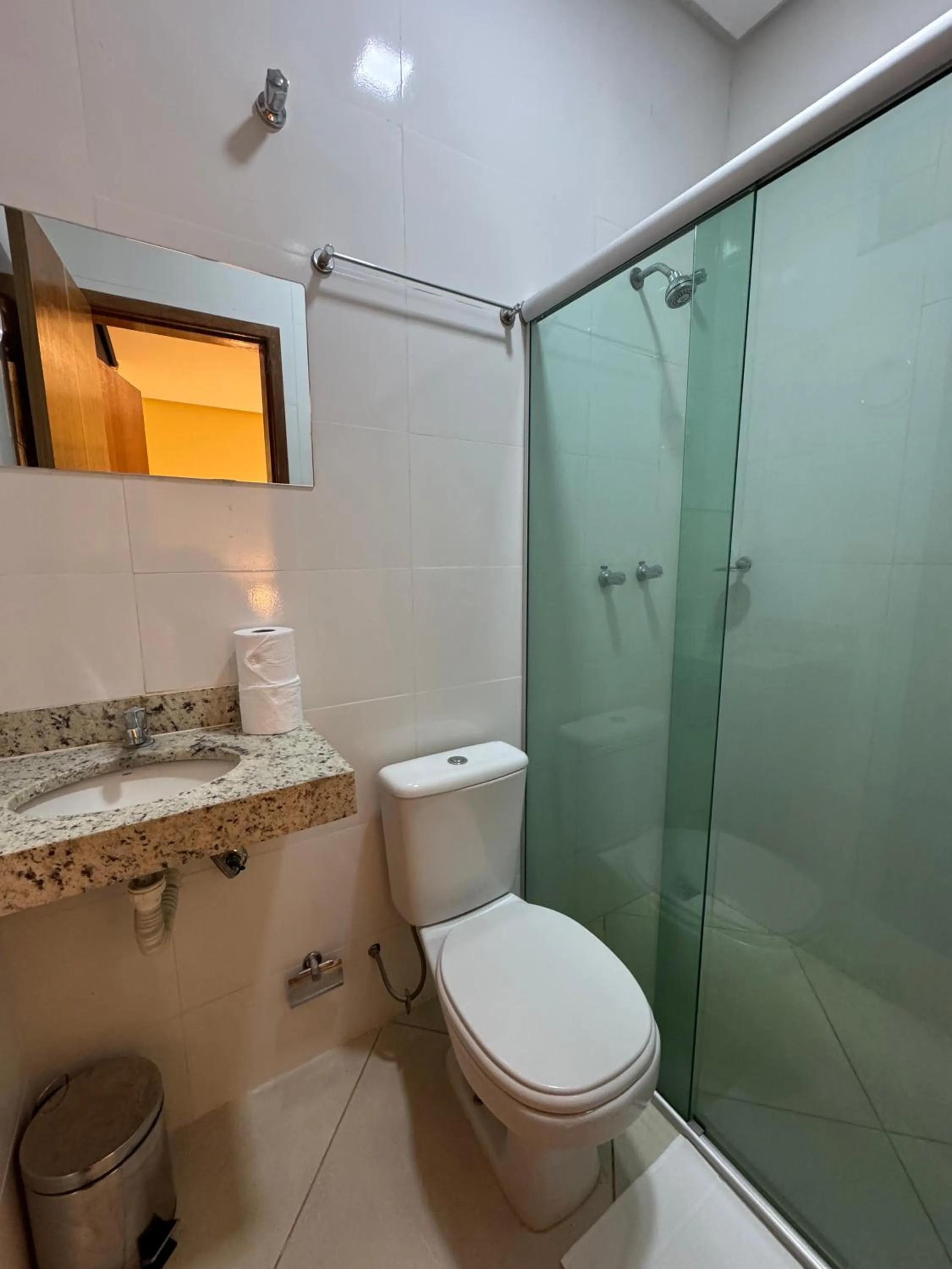 Shower in Domus Hotel Trindade - Canaã dos Carajás