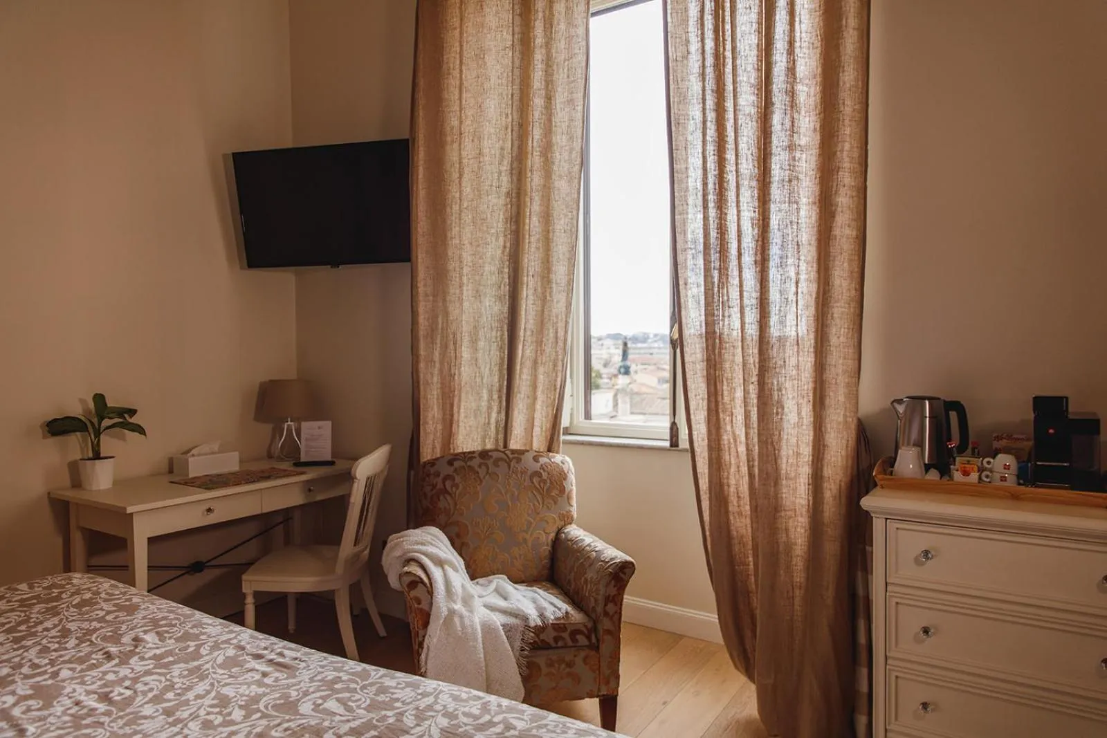 Bed in My Spanishsteps