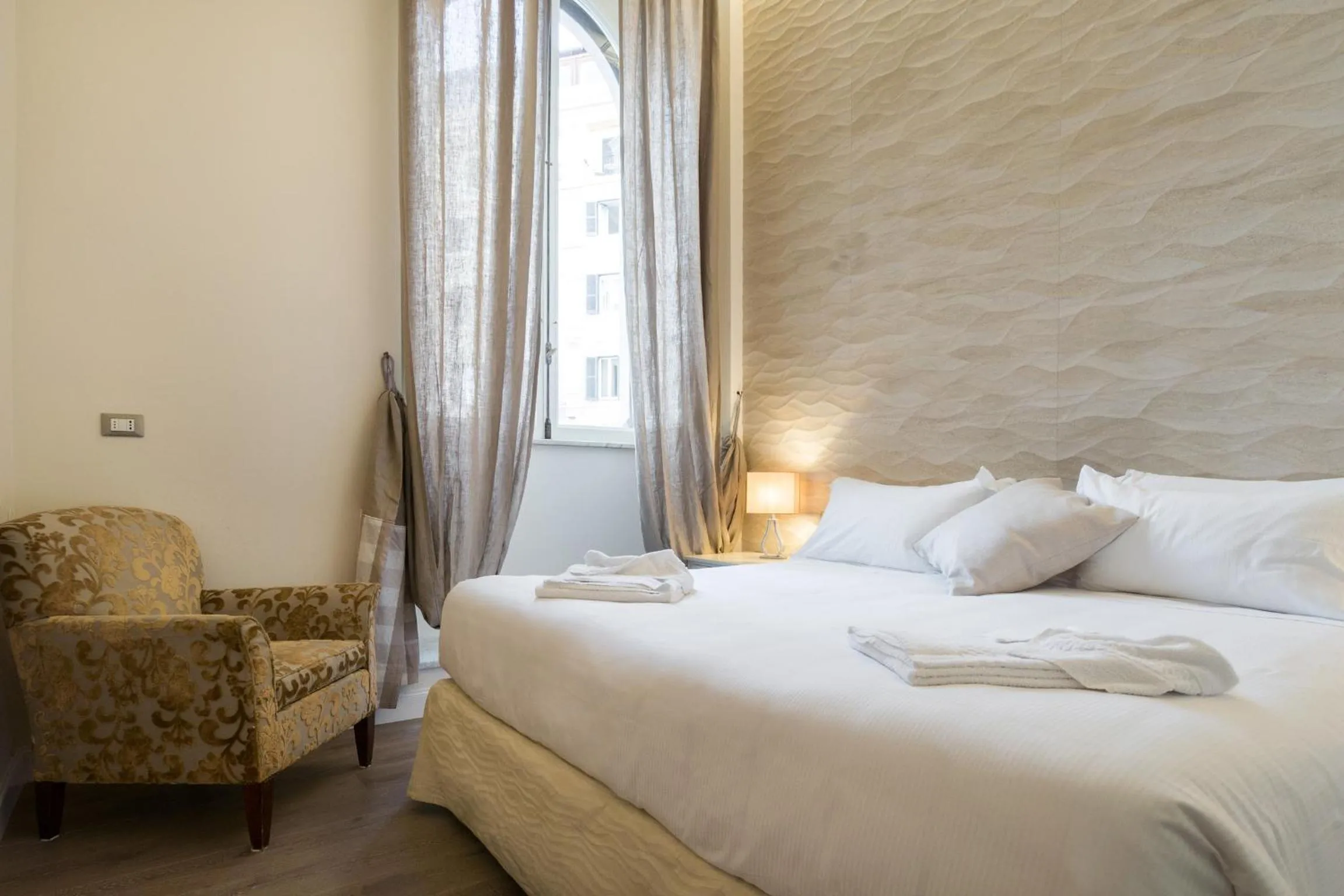 Bed in My Spanishsteps