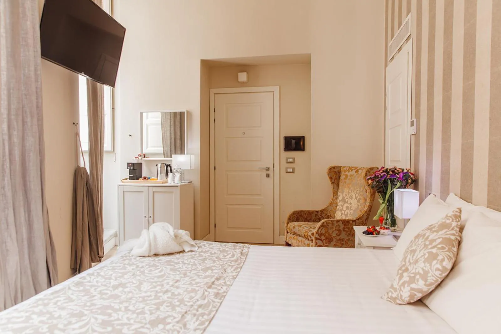 Bed in My Spanishsteps