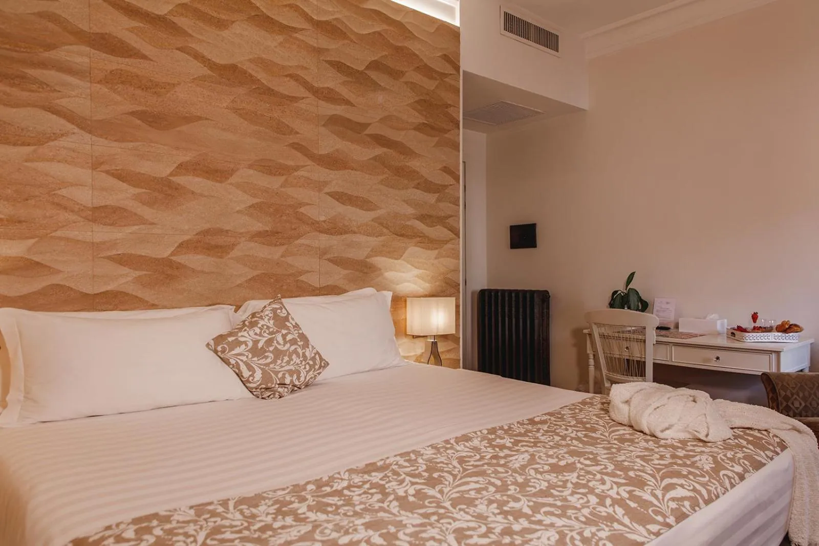 Bed in My Spanishsteps