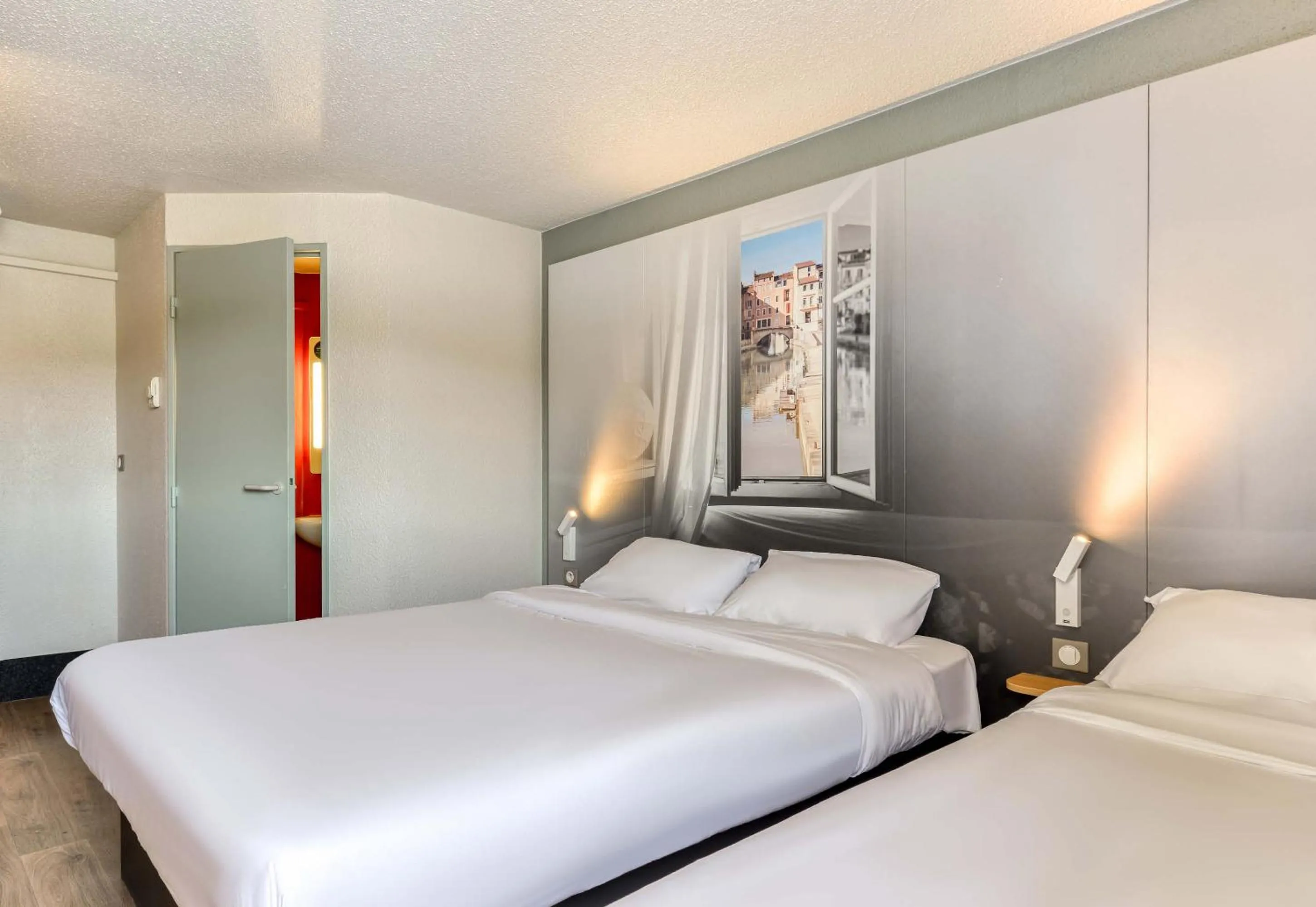 Bedroom, Bed in B&B HOTEL Narbonne 2