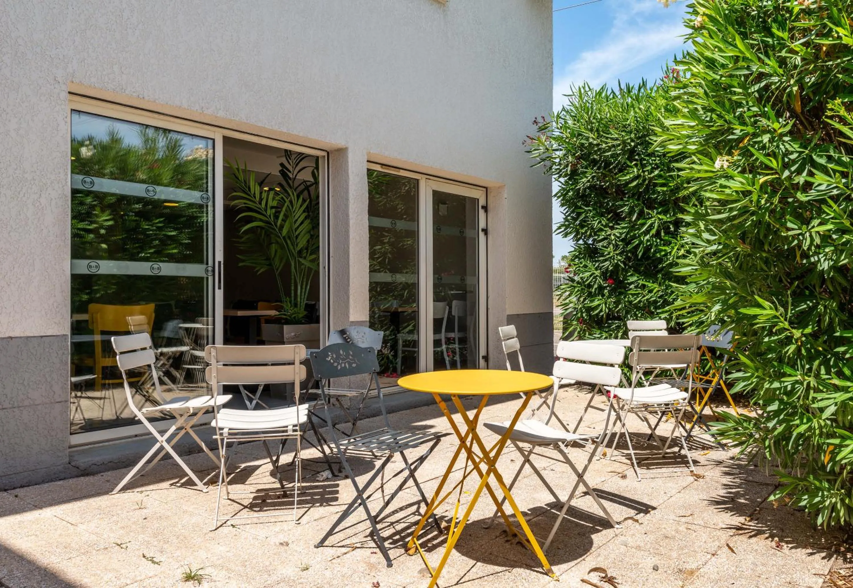 Patio in B&B HOTEL Narbonne 2