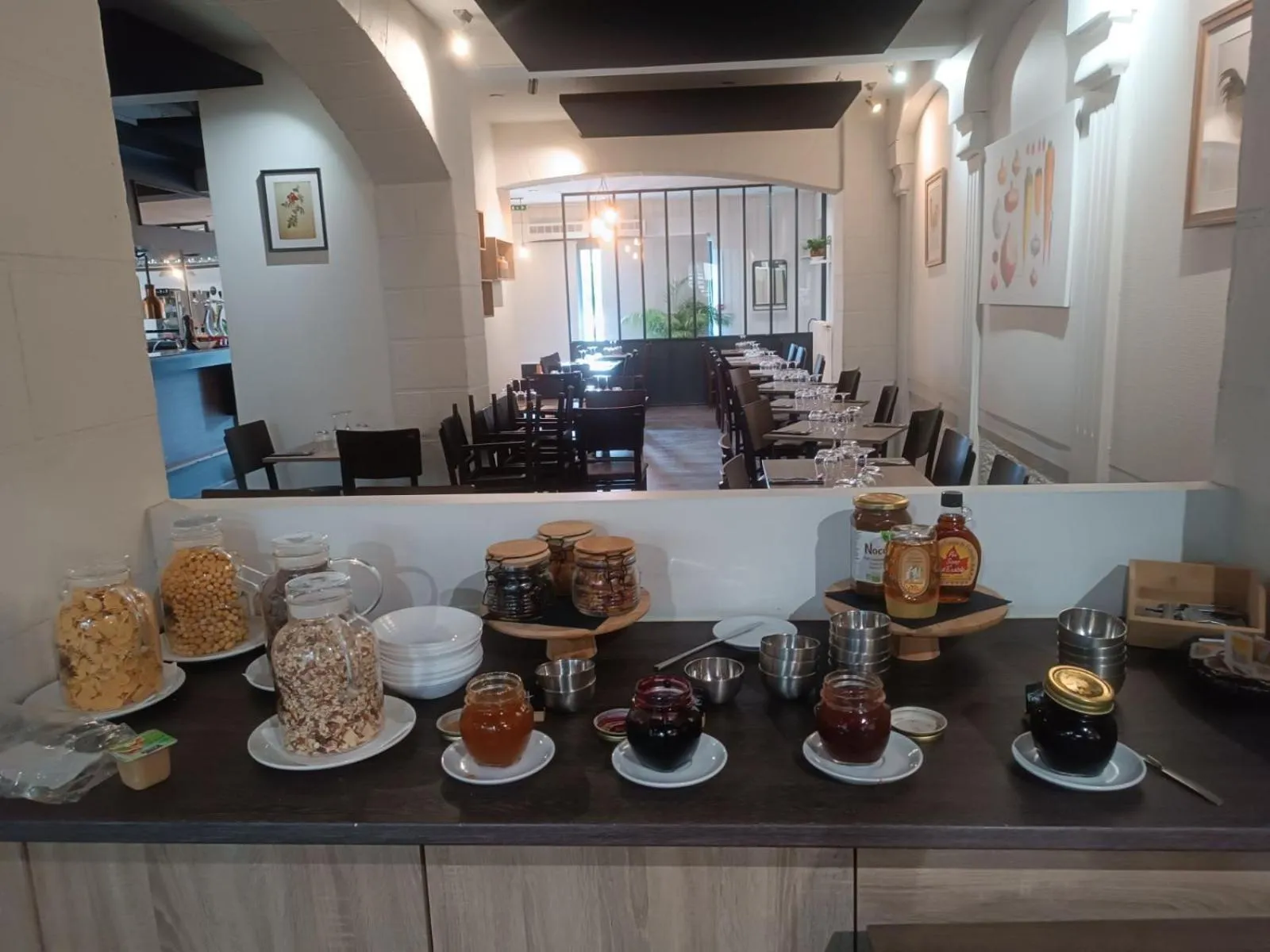 Buffet breakfast in Logis hotel Noemys Gradignan