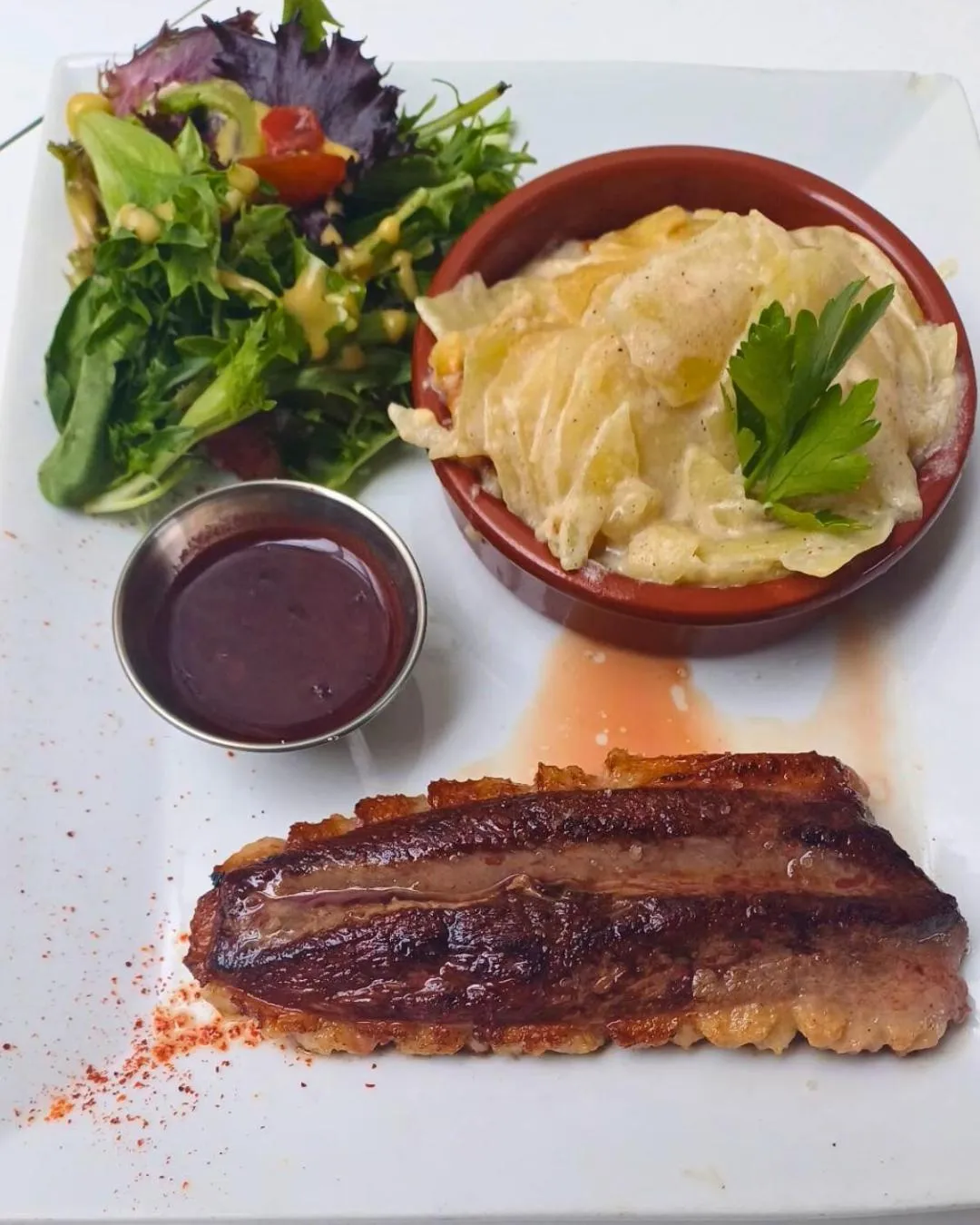 Restaurant/places to eat in Logis hotel Noemys Gradignan