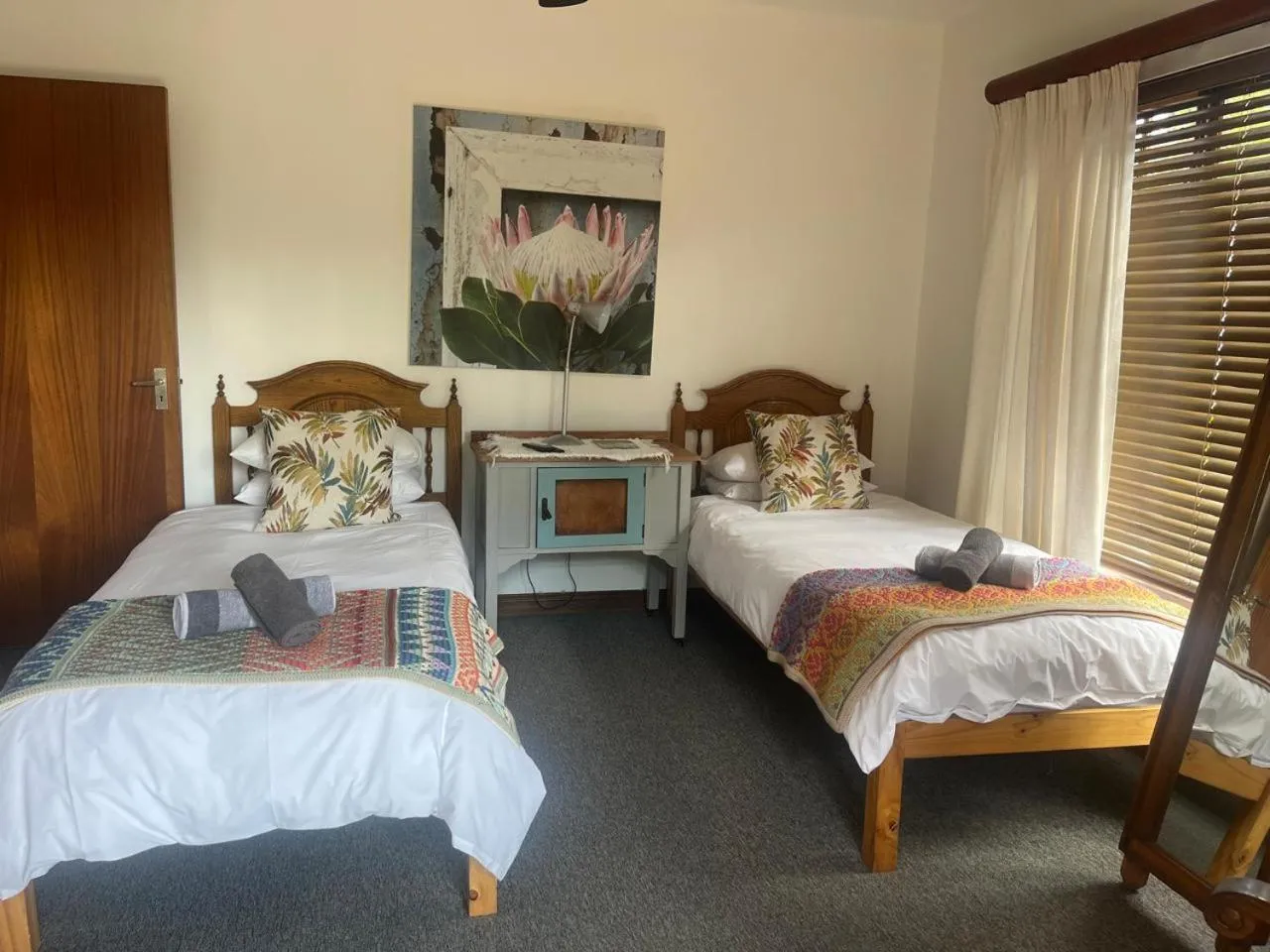 Bedroom, Bed in Aan de Bergen