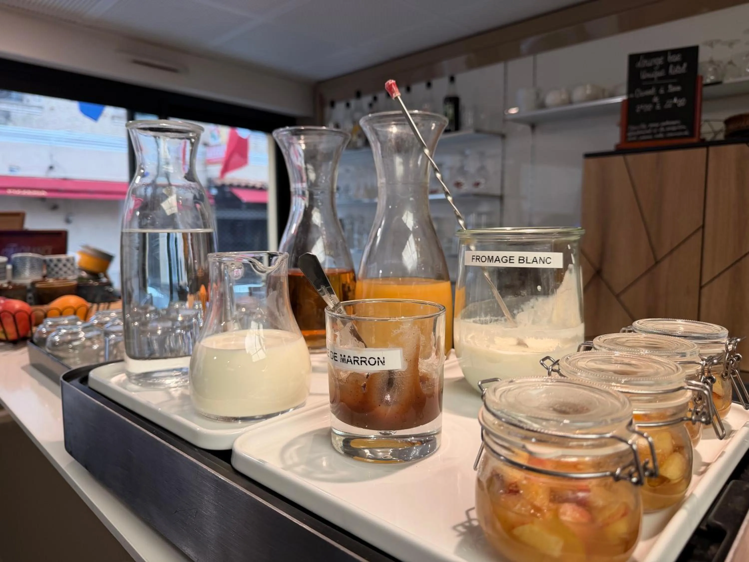 Breakfast in Unique Hôtel Résidence & Spa