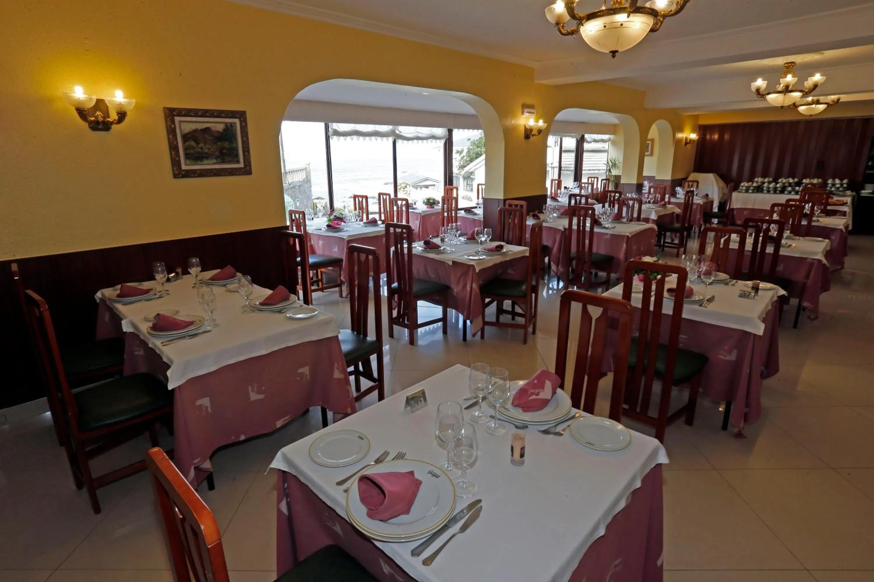 Restaurant/places to eat in Hotel Restaurante Glasgow