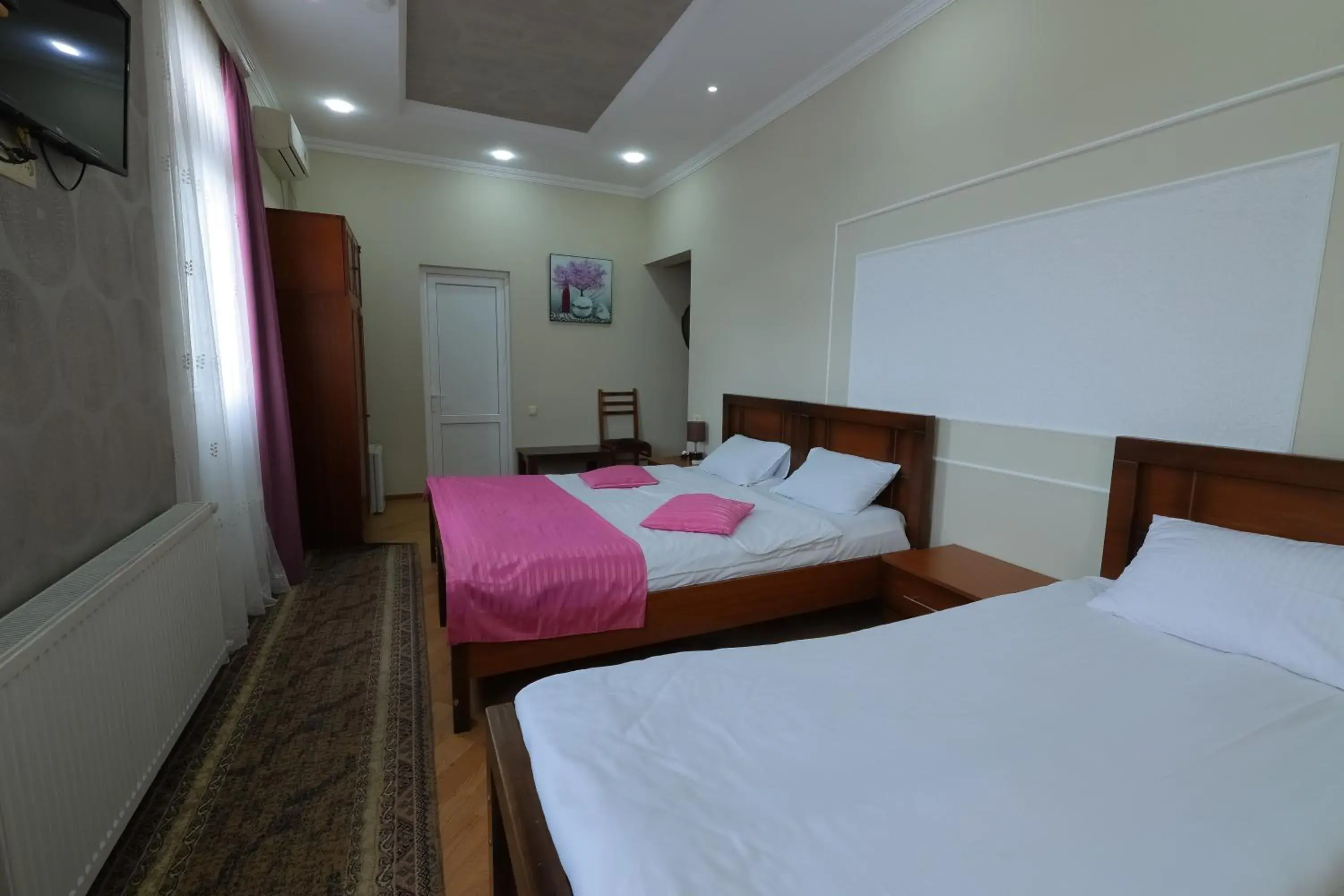 Triple Room with Balcony in Hotel Harmony Triple Room with Balcony in Hotel Harmony