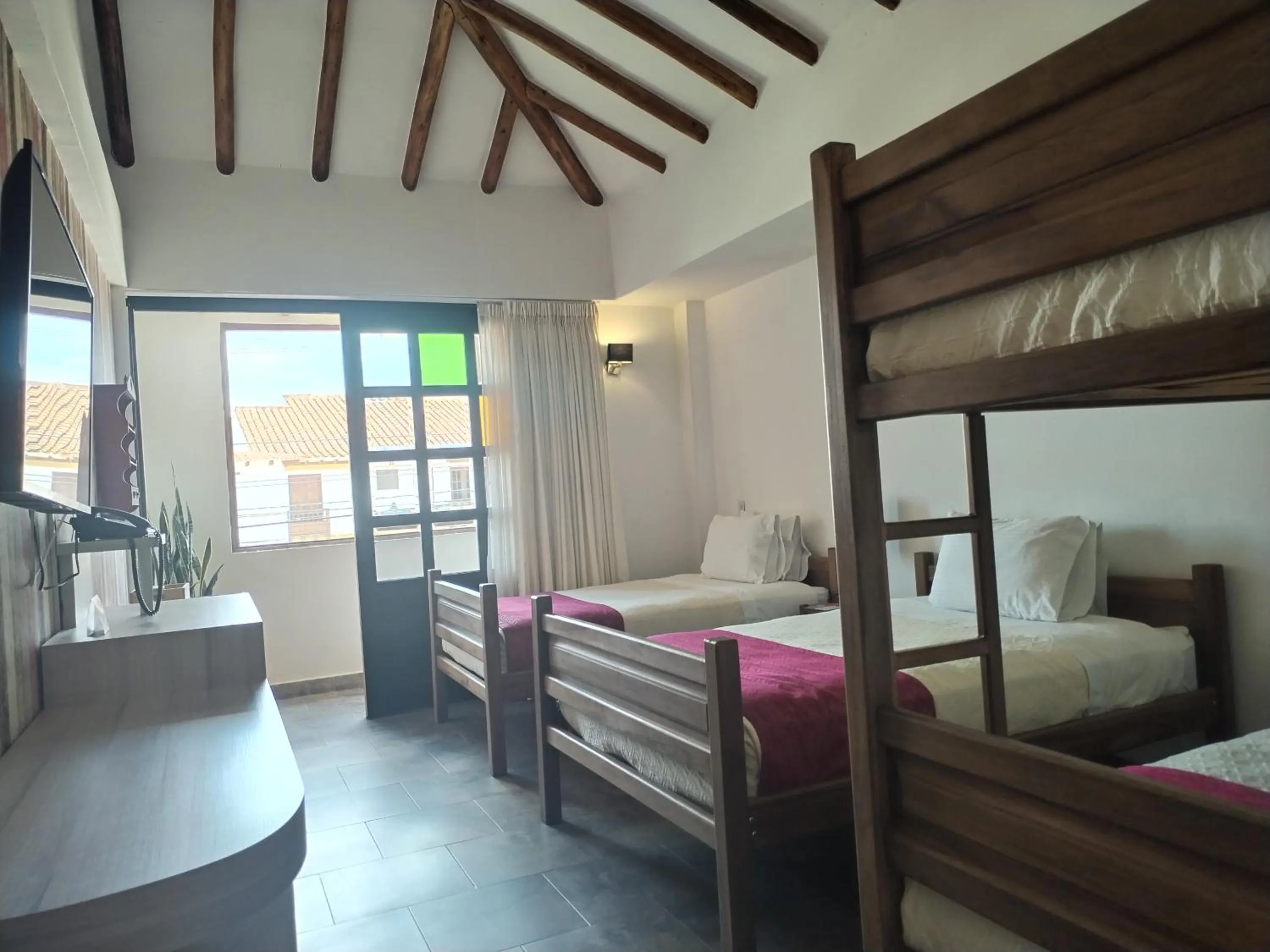 Balcony/Terrace, Bed in Hotel Capitan Ricaurte