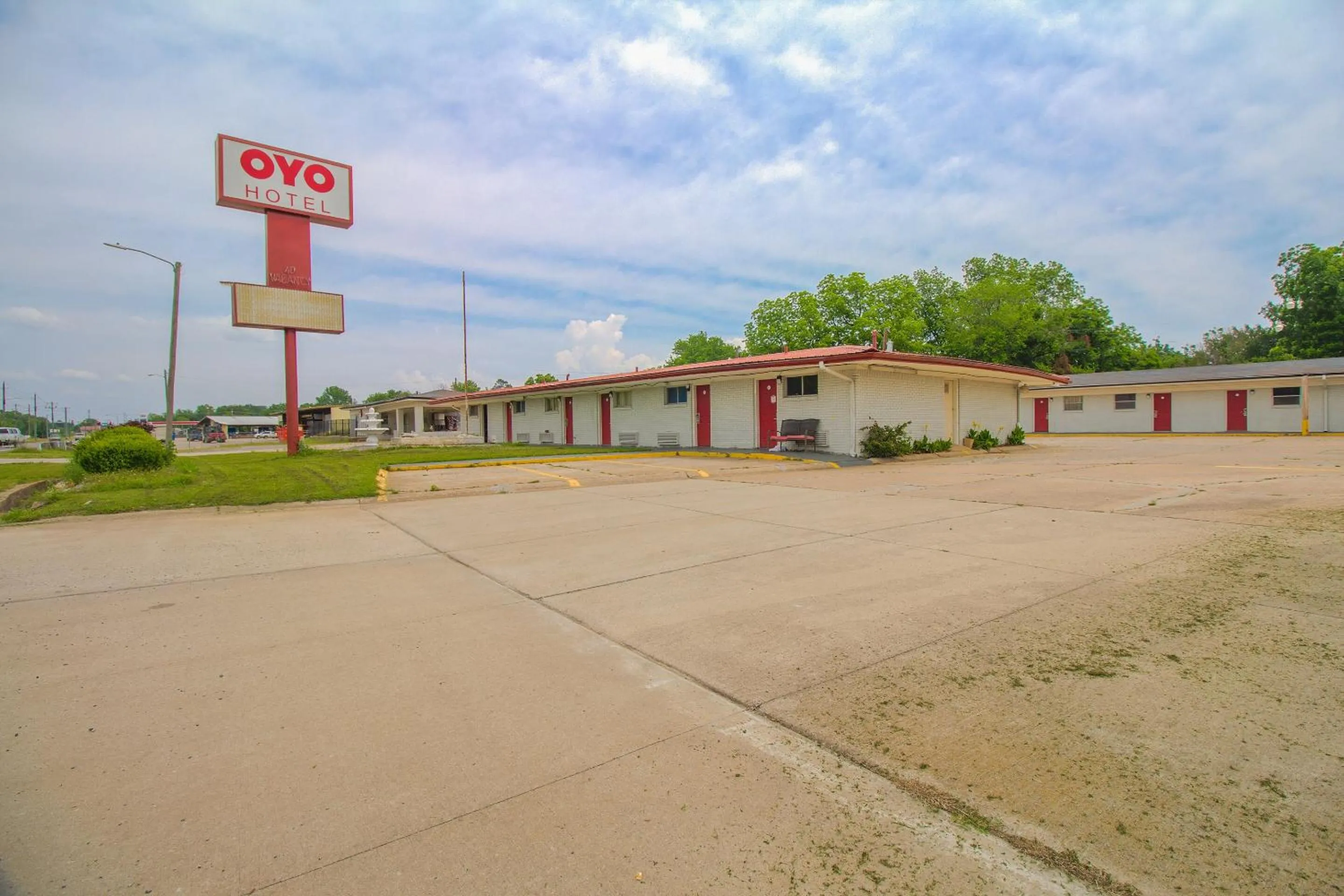 Facade/entrance in OYO Hotel McAlester OK S Main St