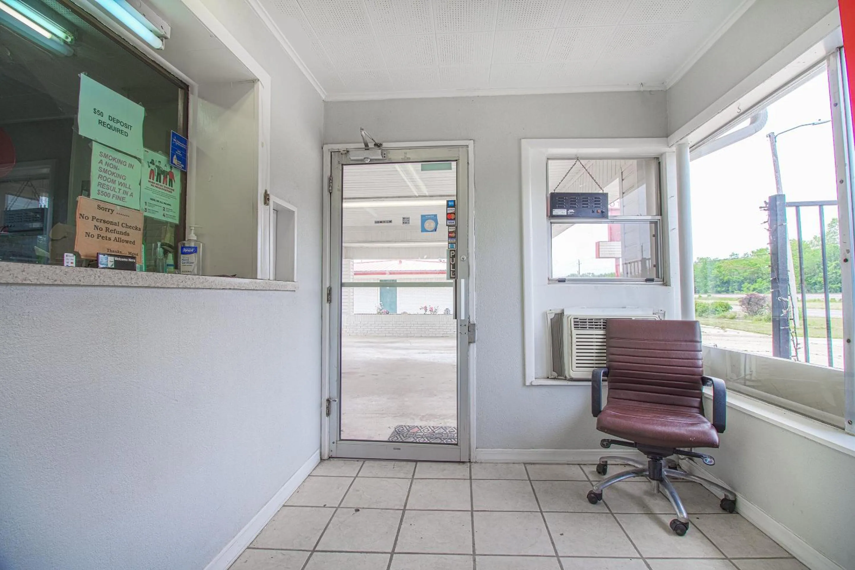 Lobby or reception in OYO Hotel McAlester OK S Main St