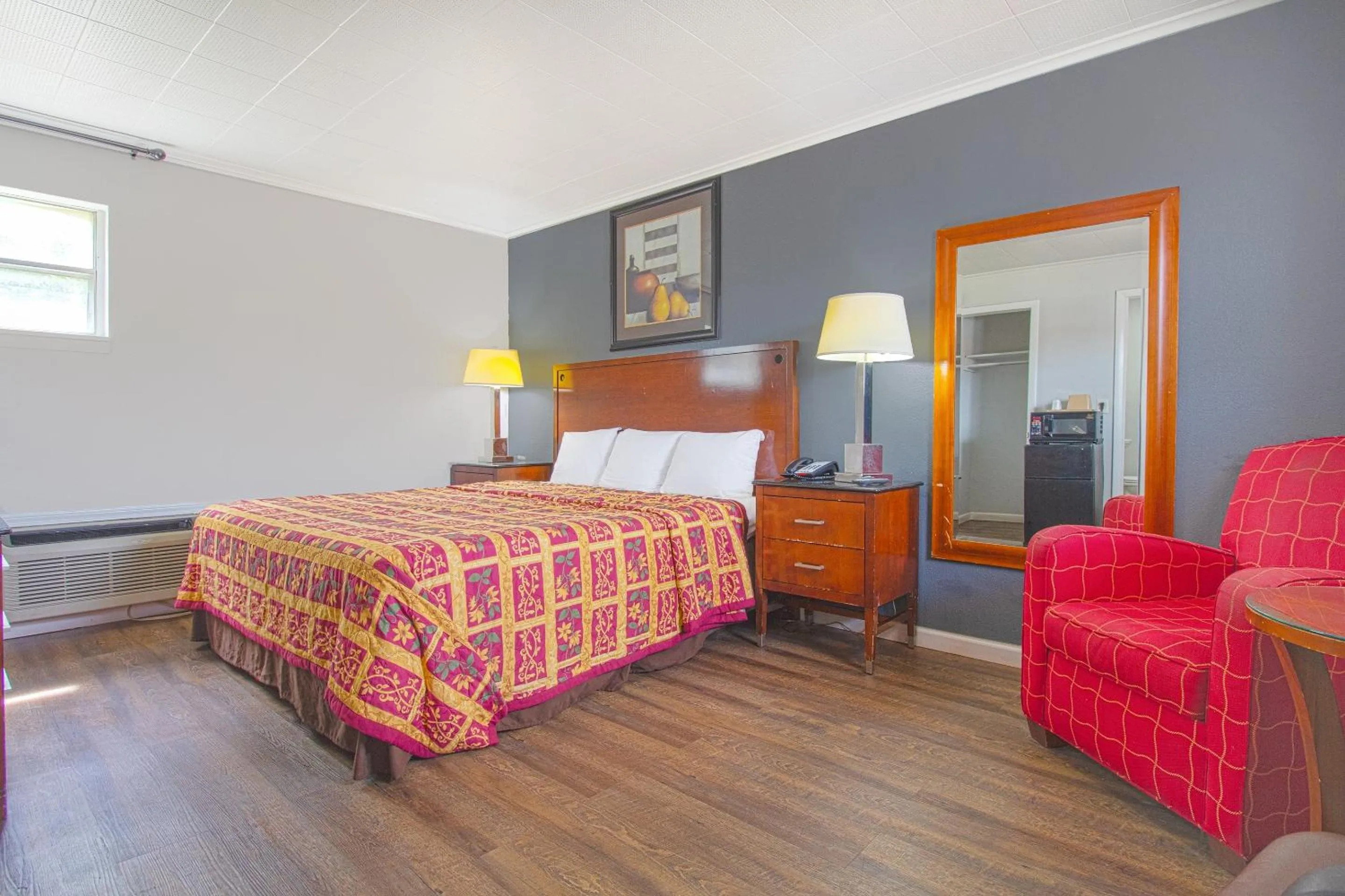 Bedroom, Bed in OYO Hotel McAlester OK S Main St