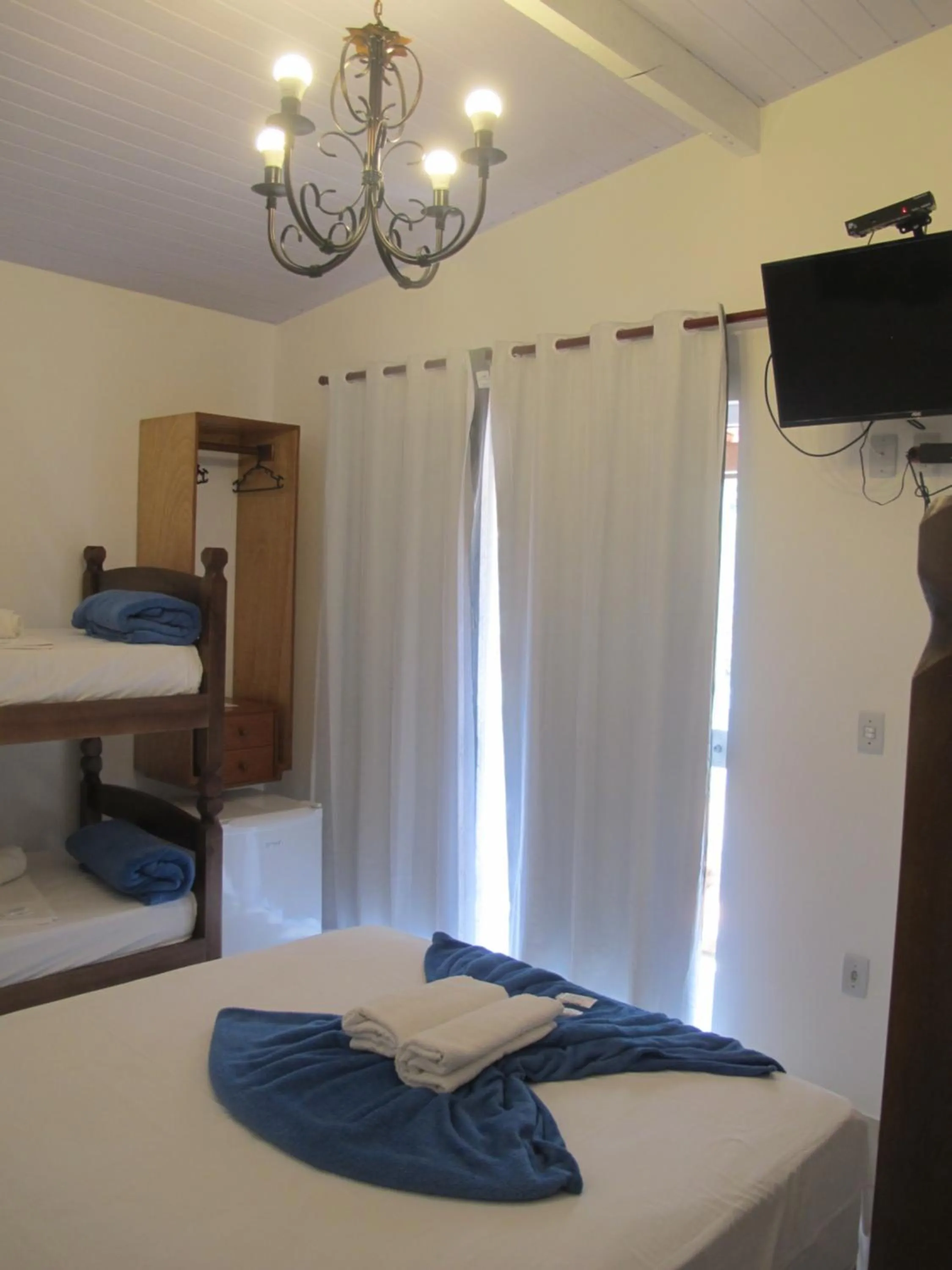 TV and multimedia, Bed in Hope Pousada